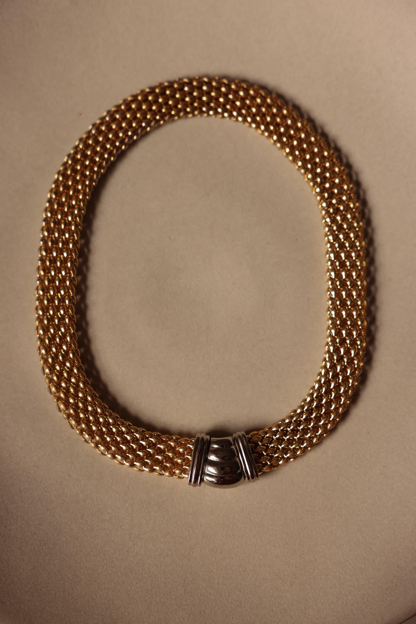 Two-Tone Mesh Necklace with Magnet Closure