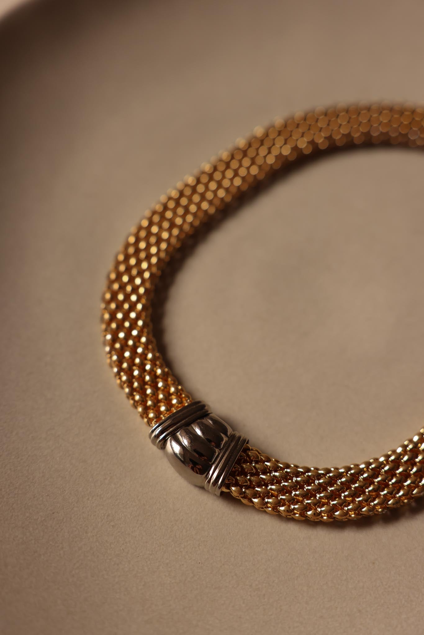 Two-Tone Mesh Necklace with Magnet Closure