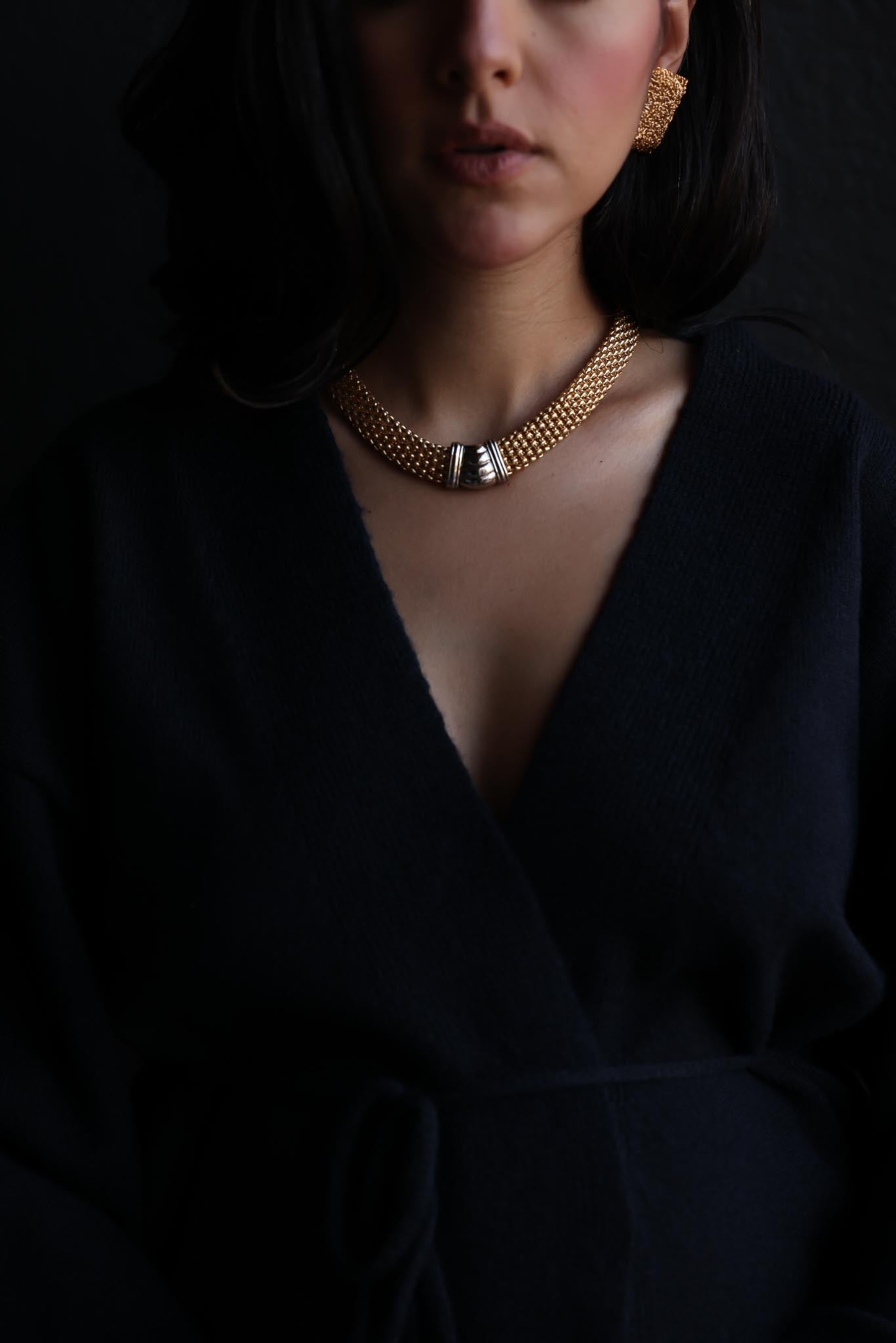 Two-Tone Mesh Necklace with Magnet Closure