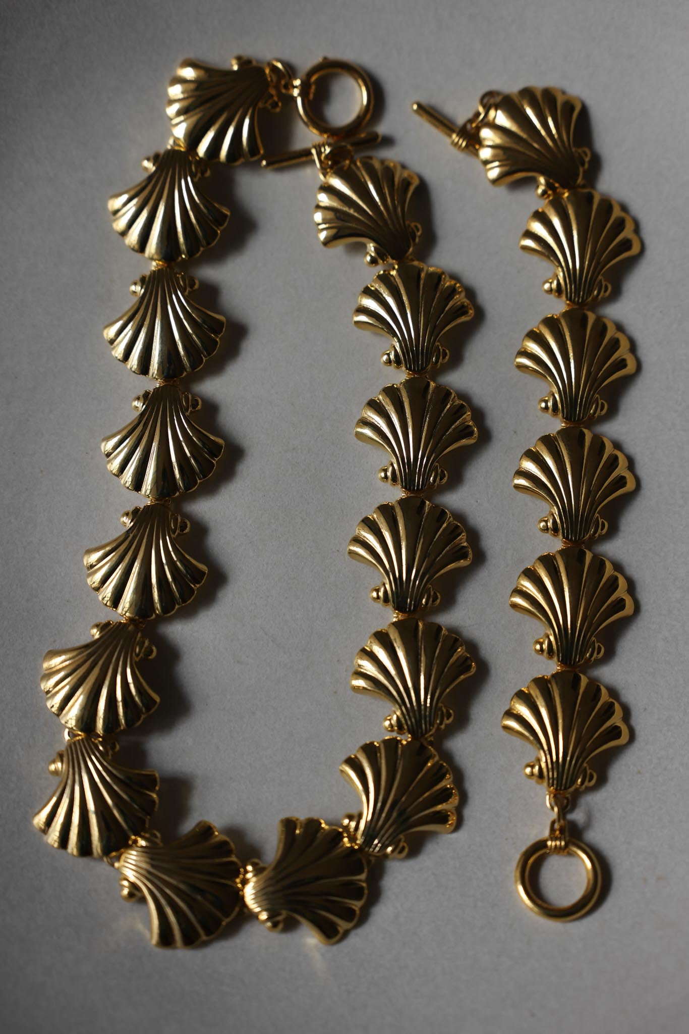 Golden Shell Motif Necklace and Bracelet Set|Vintage Baazaar 