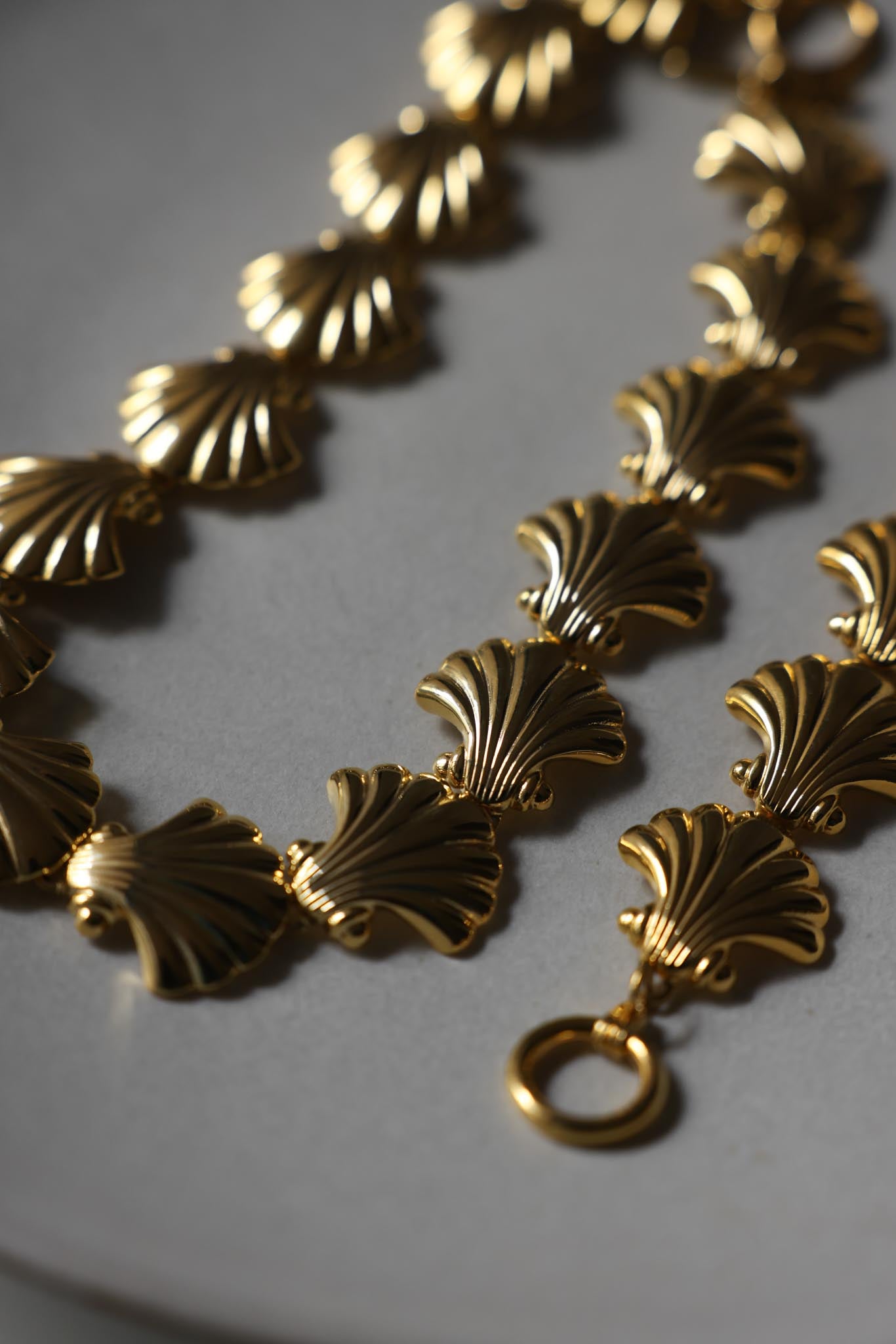 Golden Shell Motif Necklace and Bracelet Set|Vintage Baazaar 