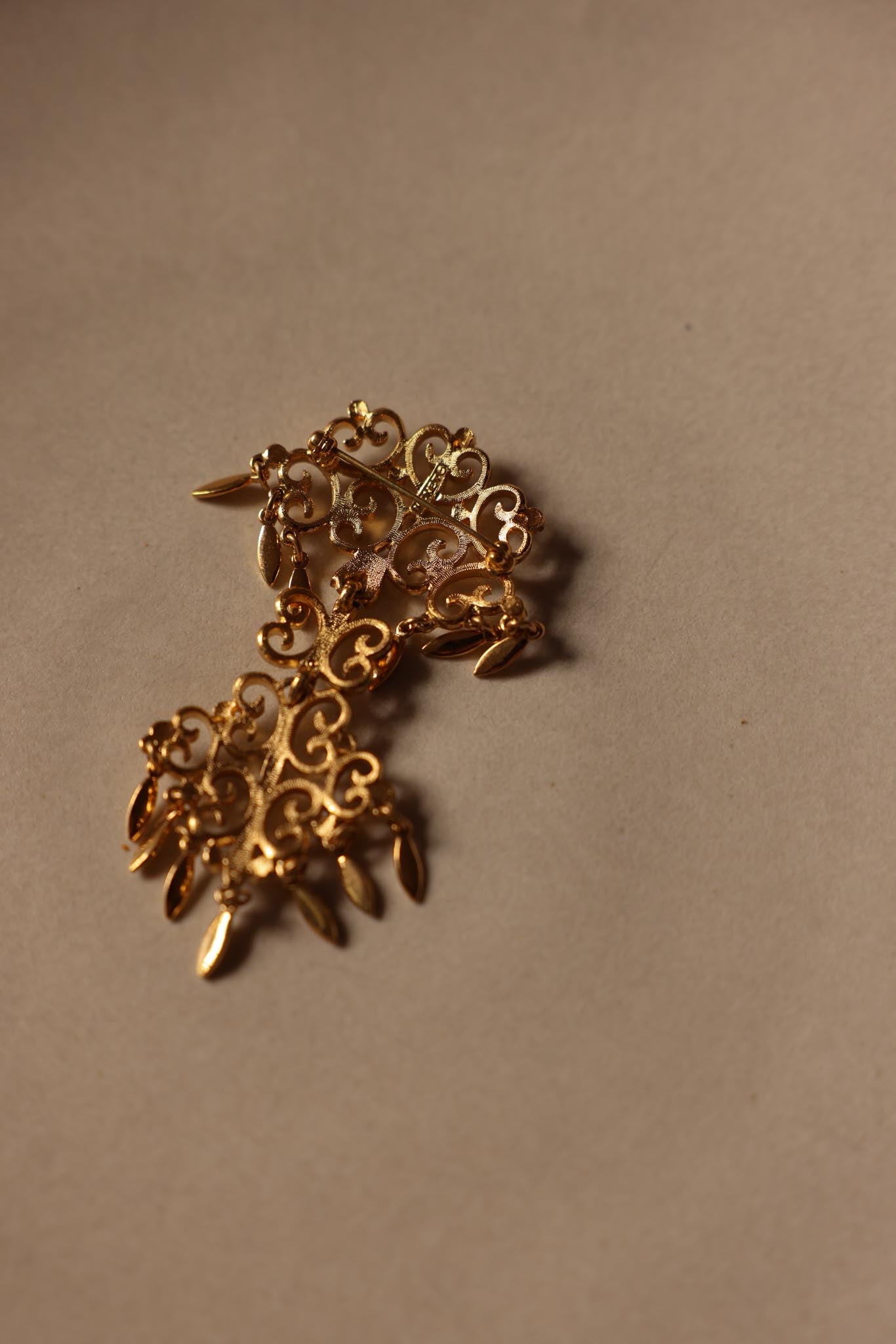 1960s Gold-Plated Filigree Dangle Brooch (Monet )