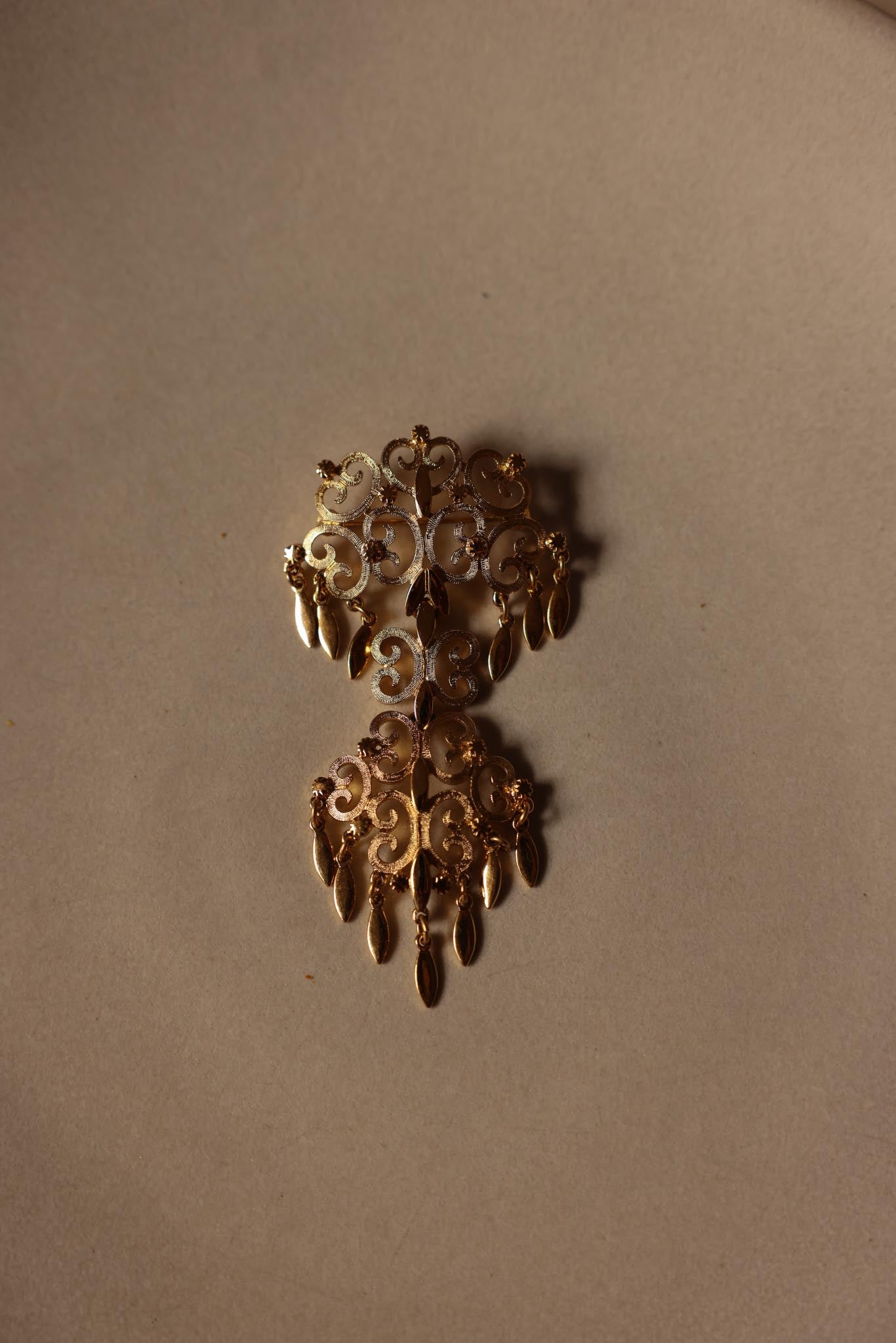 1960s Gold-Plated Filigree Dangle Brooch (Monet )