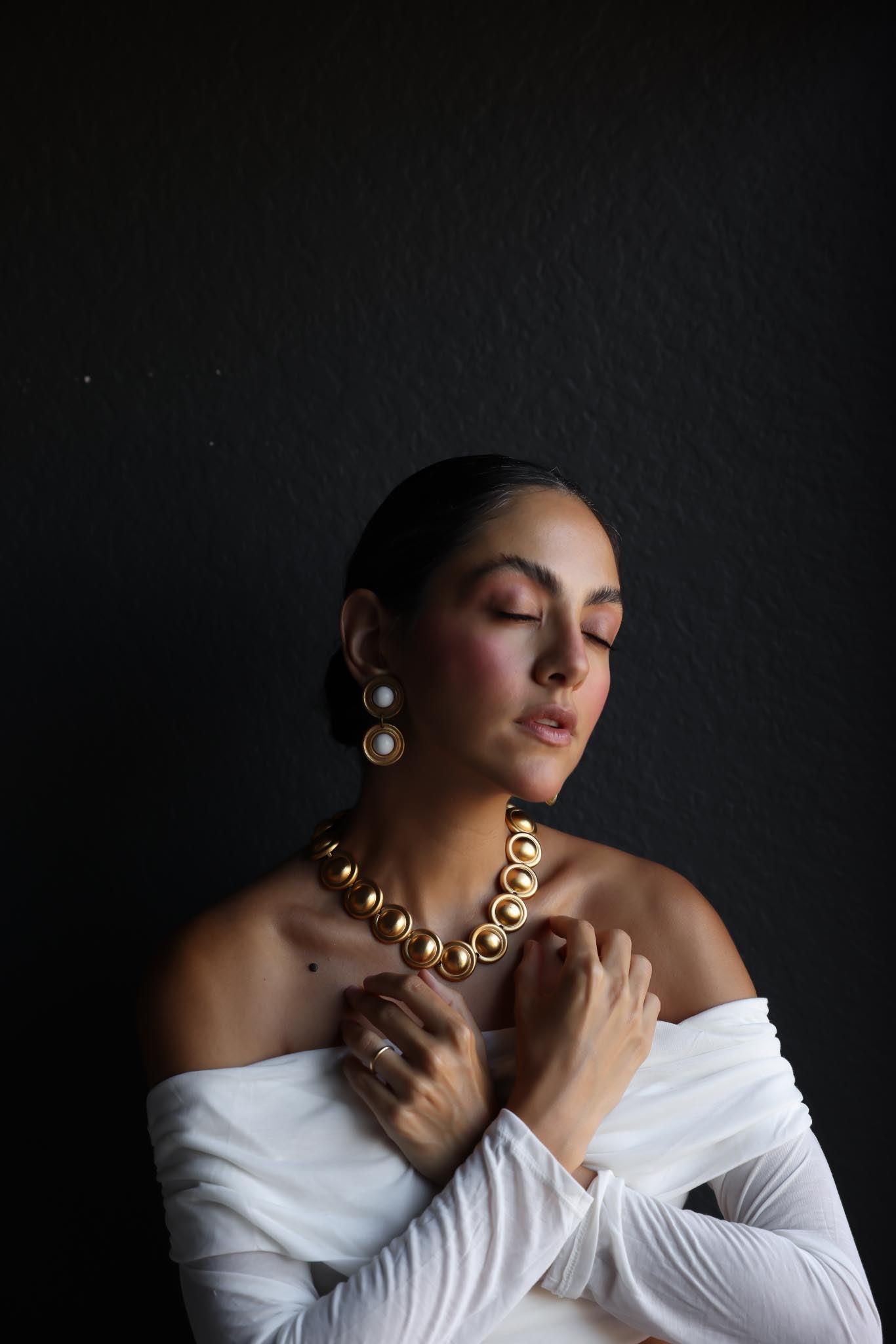 Round Drop Clip-On Earrings with White Cabochon|Vintage Baazaar 