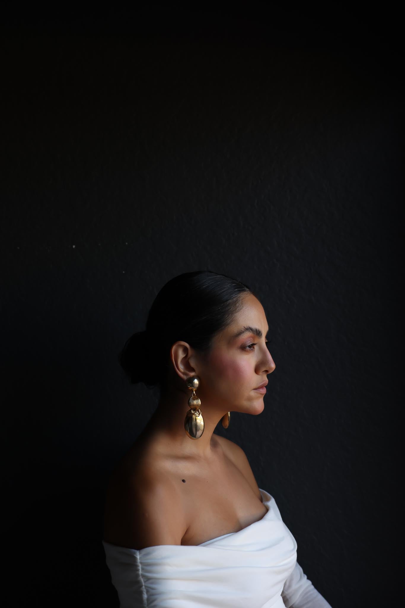 Golden Wave Drop Clip-On Earrings|Vintage Baazaar 