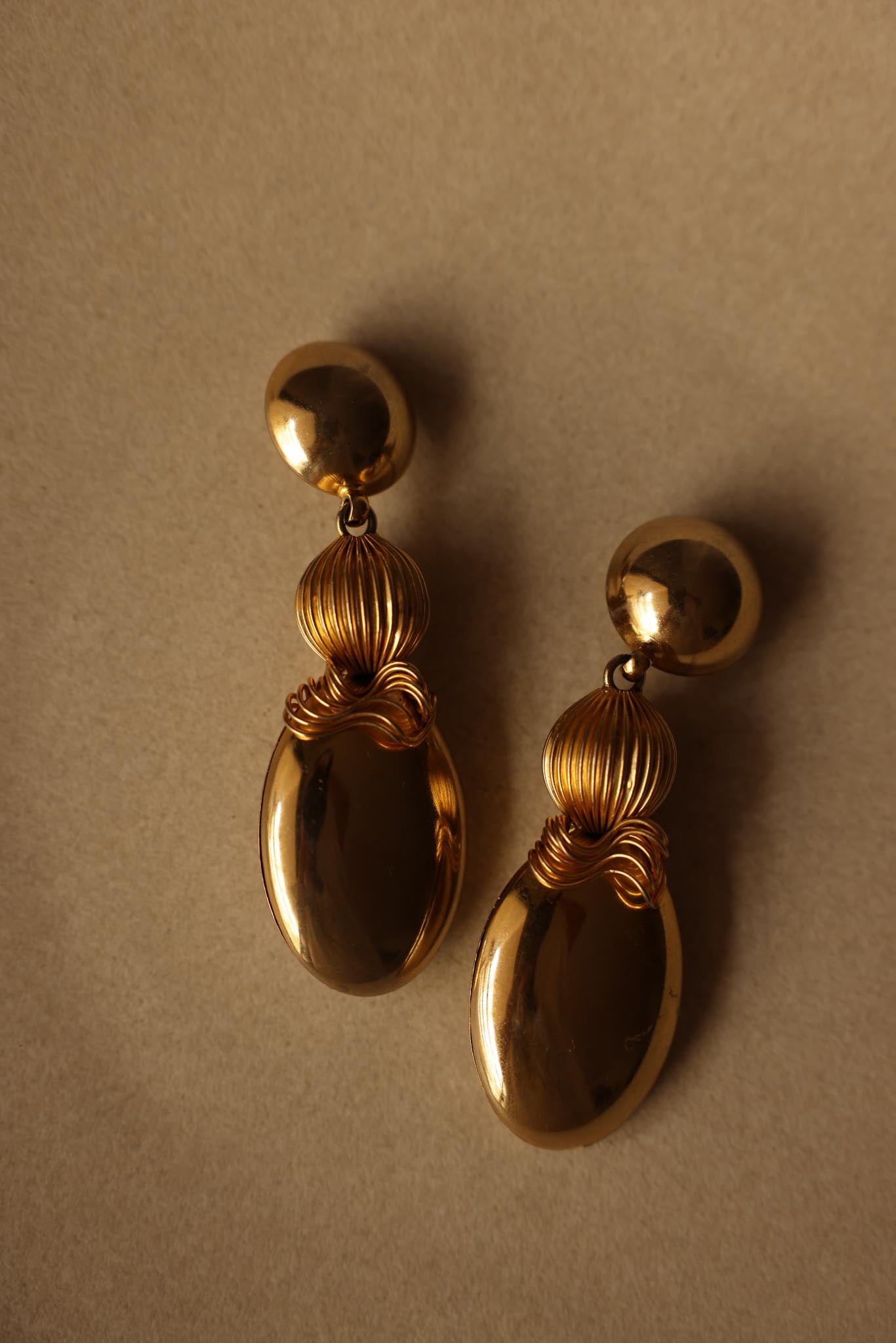 Golden Wave Drop Clip-On Earrings|Vintage Baazaar 