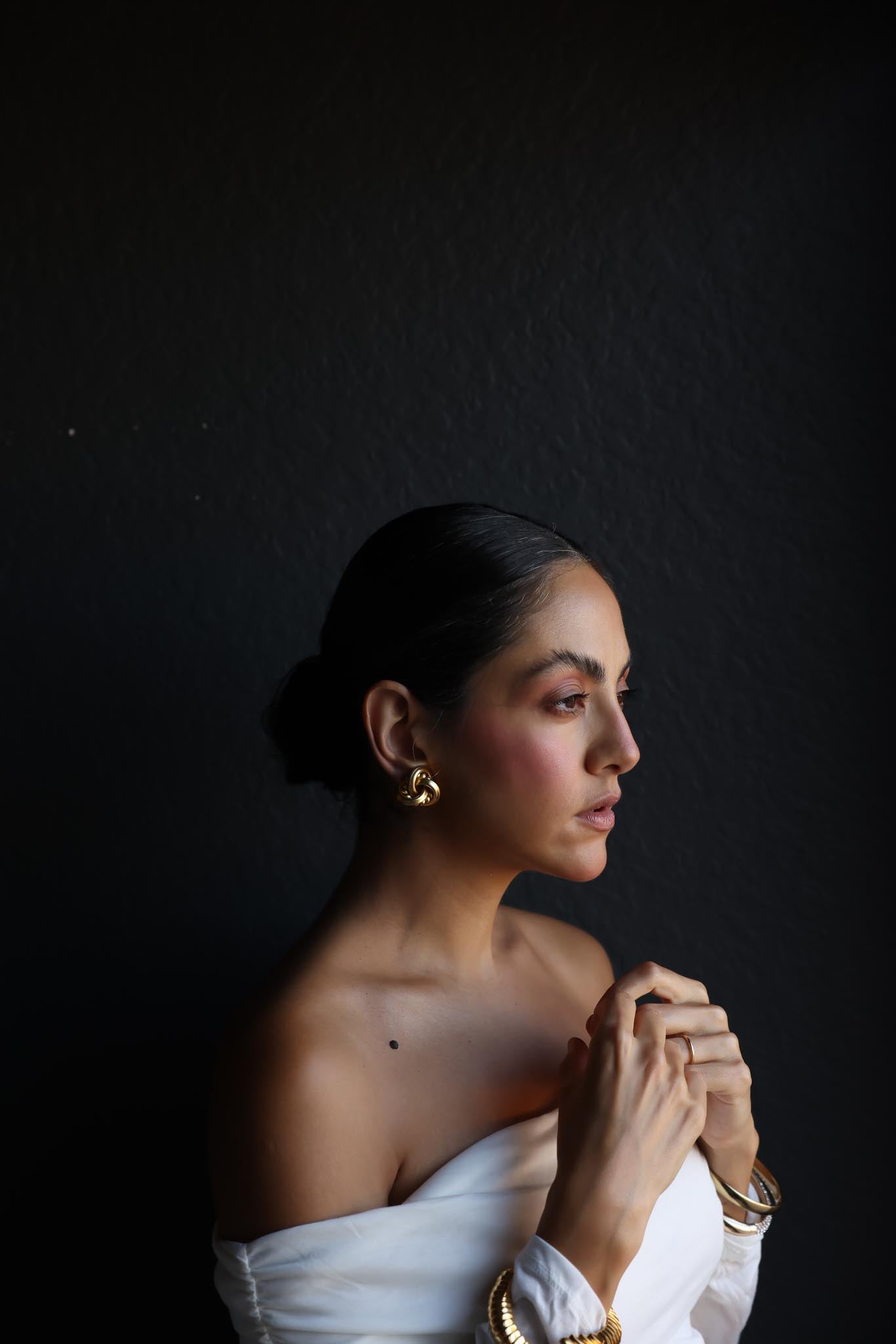 Matte Gold Knot Clip-On Earrings|Vintage Baazaar 