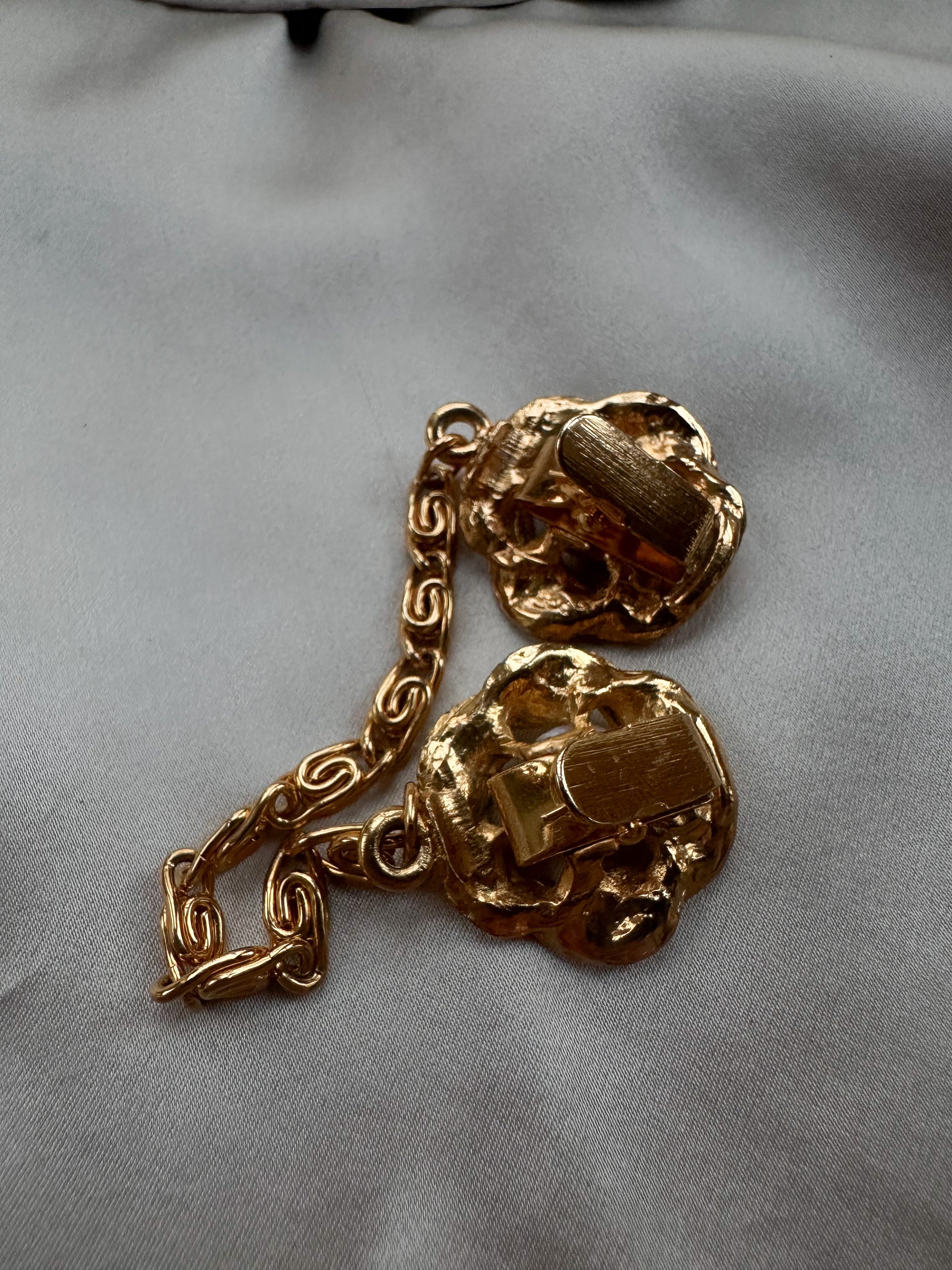 Pearl Rose Sweater Clips|Vintage Baazaar 