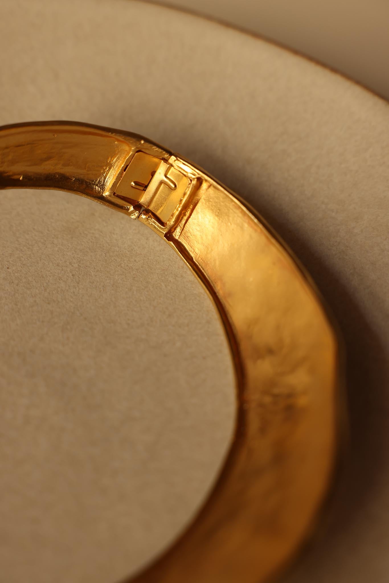 Gold-Toned Hinged Collar Necklace|Vintage Baazaar 