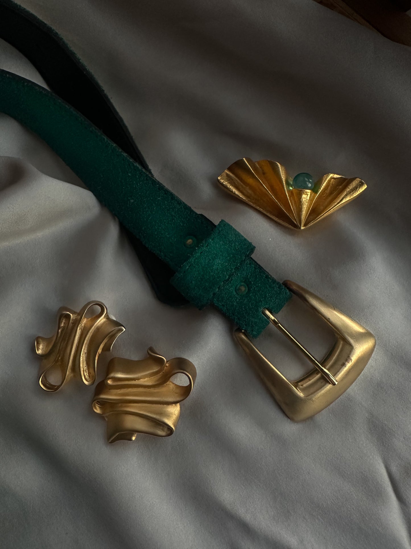 Golden Ribbon Earrings|Vintage Baazaar 