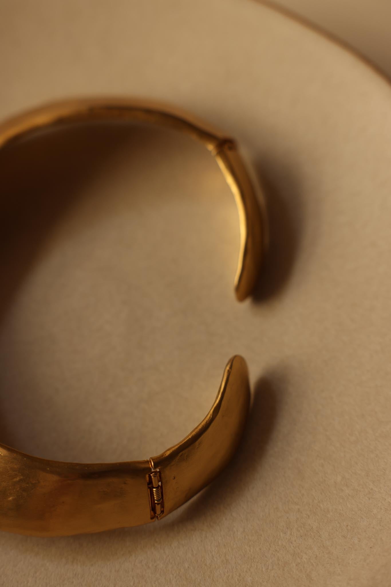Gold-Toned Hinged Collar Necklace|Vintage Baazaar 