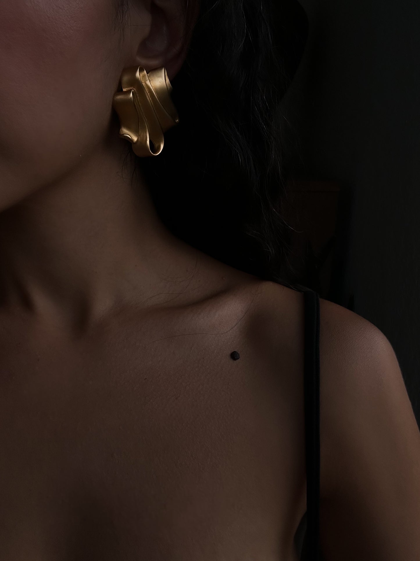 Golden Ribbon Earrings|Vintage Baazaar 