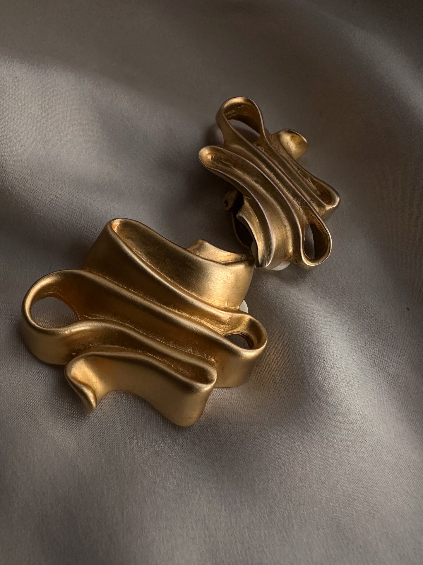 Golden Ribbon Earrings|Vintage Baazaar 