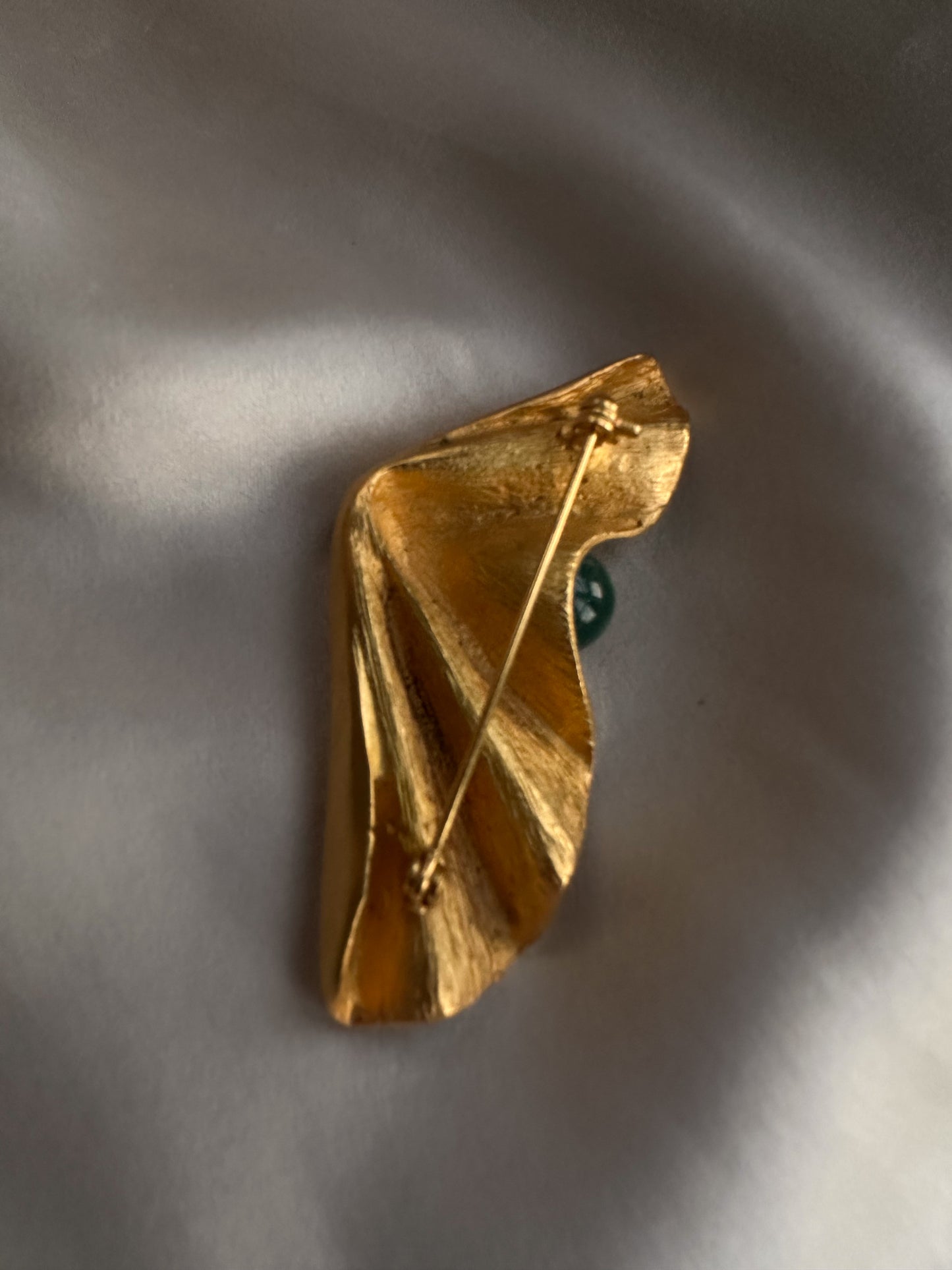 Verdant Fan Brooch|Vintage Baazaar 