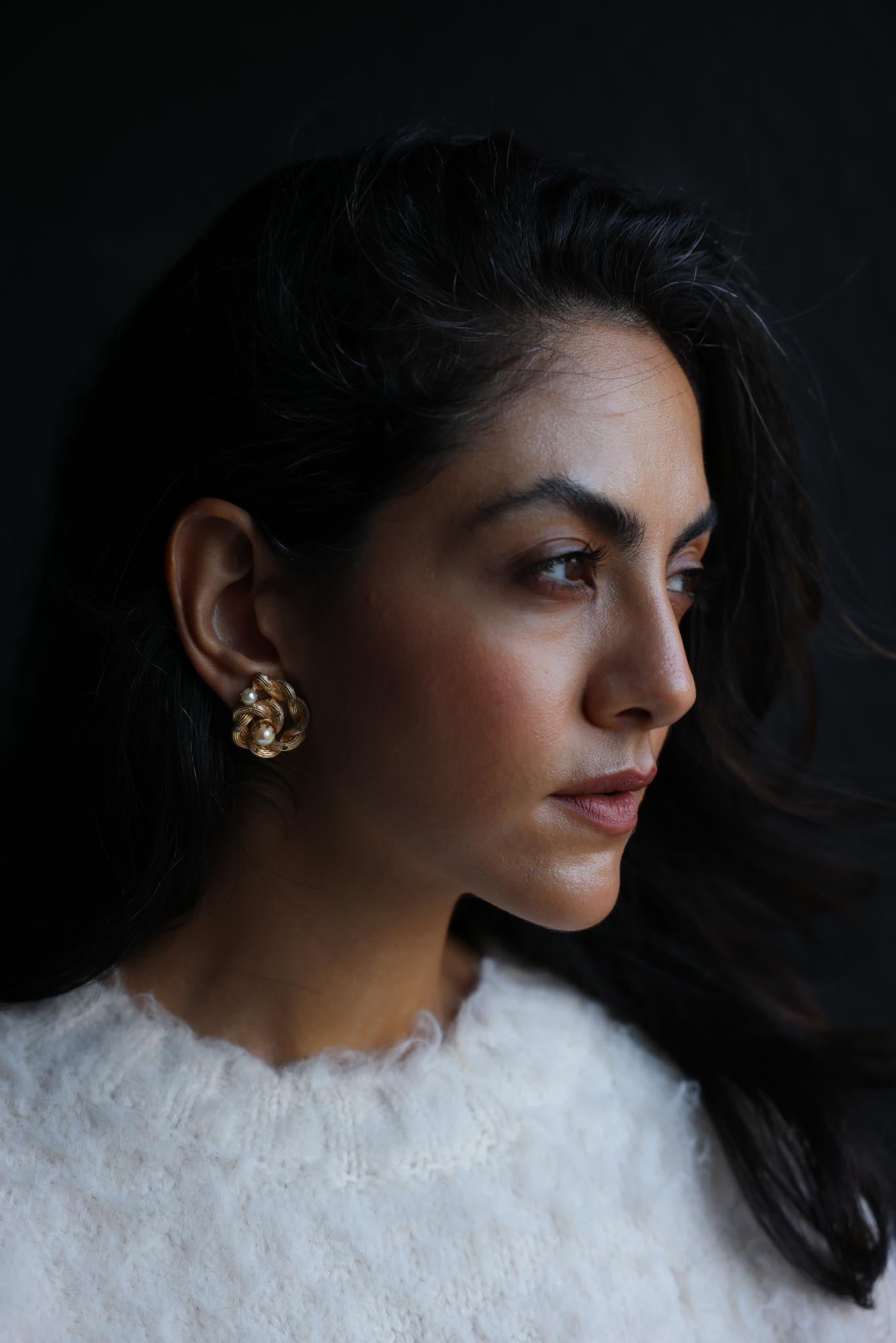 Golden Twist Pearl Bloom Earrings|Vintage Baazaar 