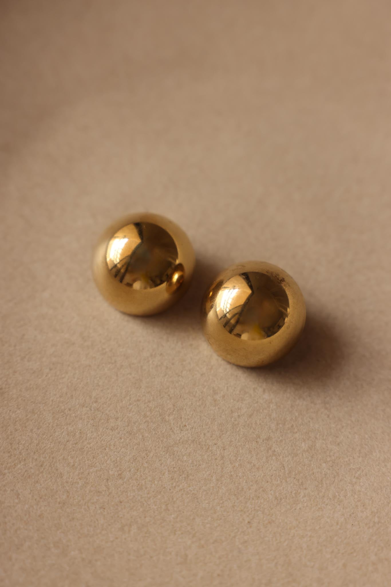 Gold Dome Pierced Earrings|Vintage Baazaar 