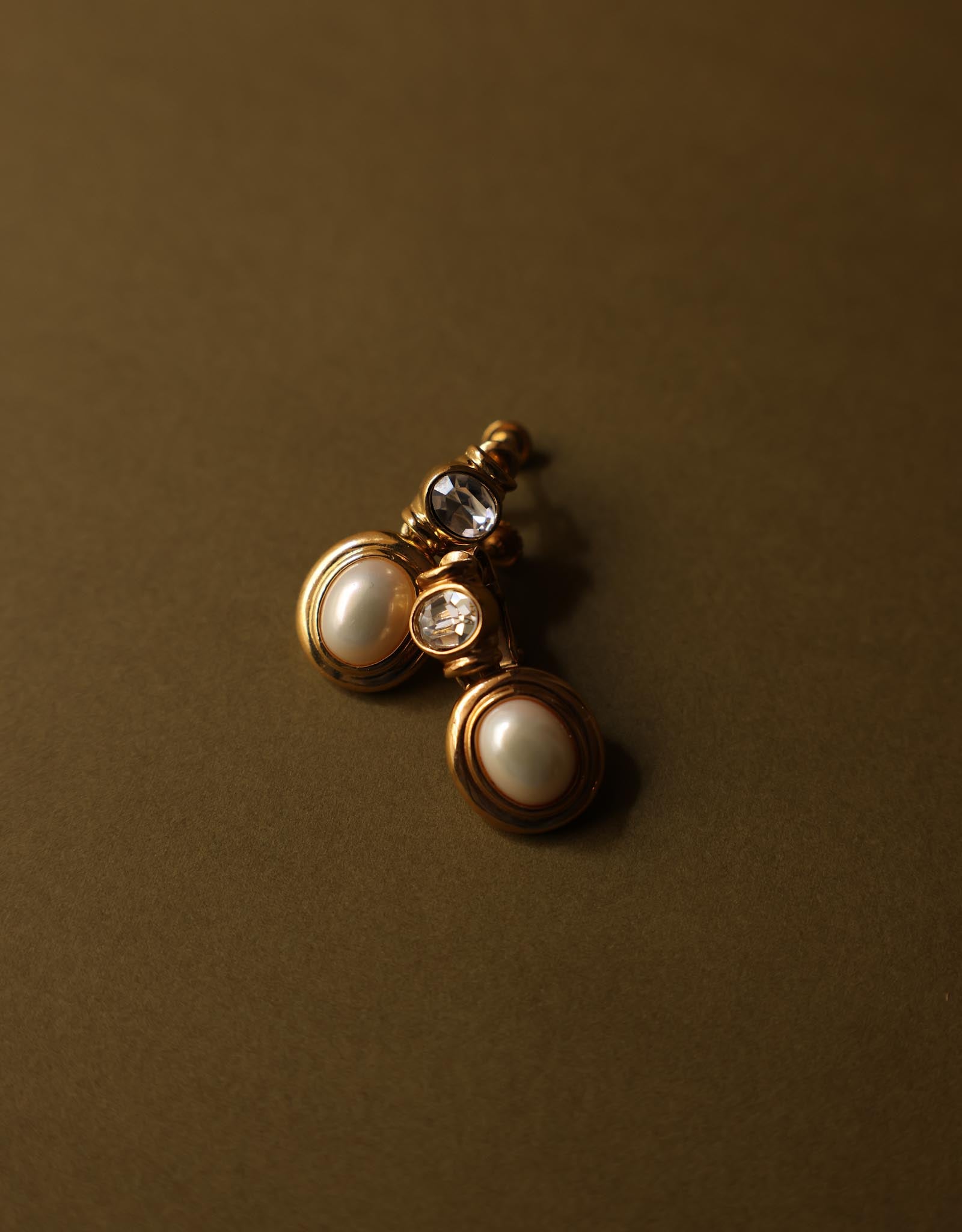 Gold and Faux Pearl Dangle Earrings with Rhinestone Accent - Screw-Back|Vintage Baazaar 