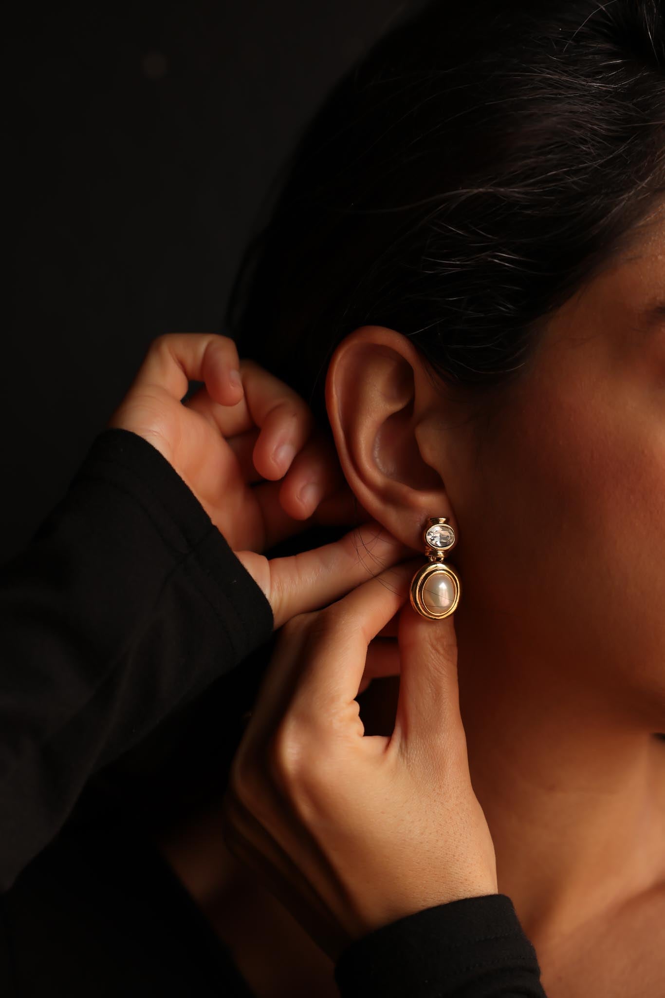 Gold and Faux Pearl Dangle Earrings with Rhinestone Accent - Screw-Back|Vintage Baazaar 