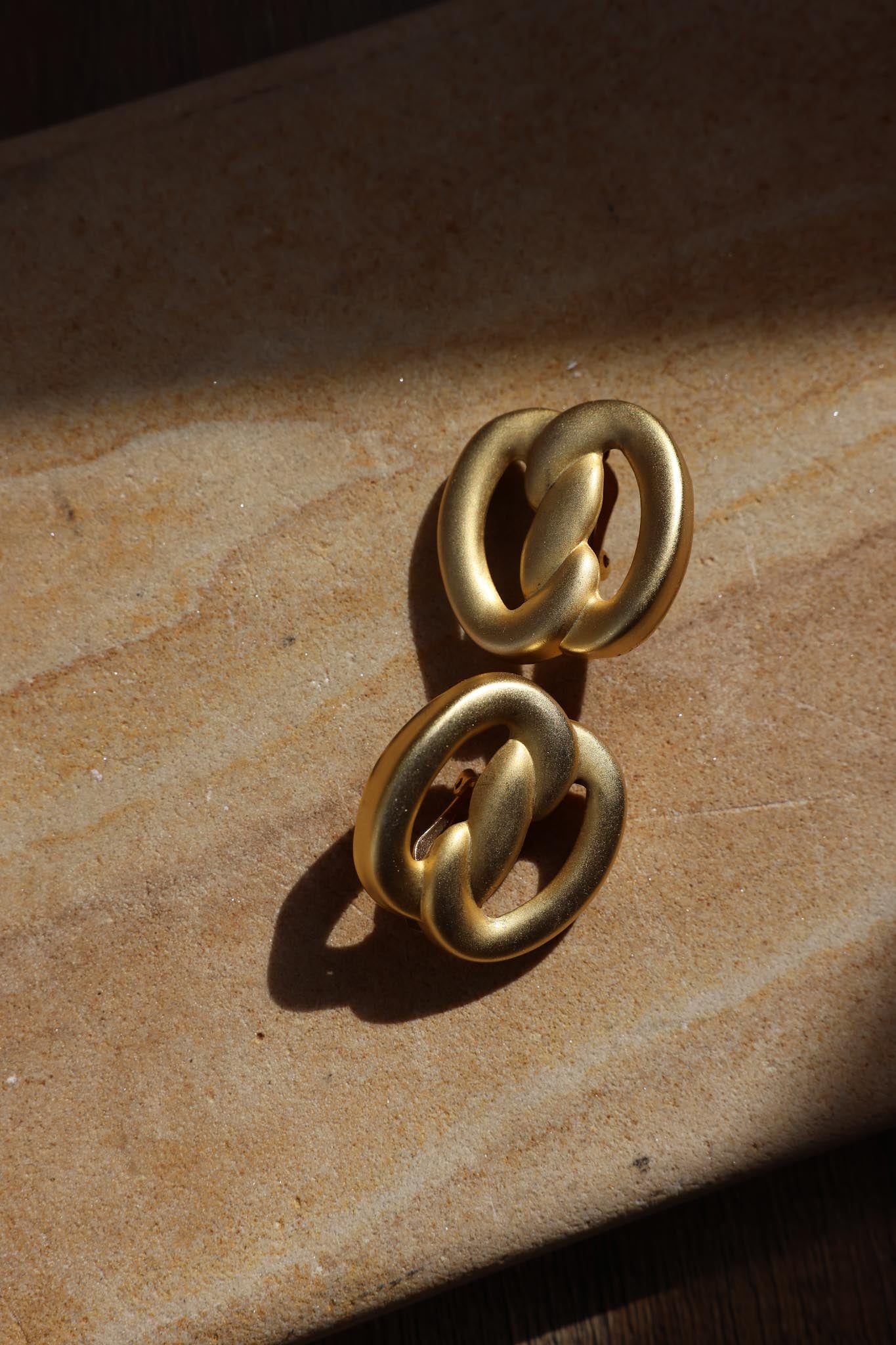 Matte Gold Link Loop Earrings|Vintage Baazaar 