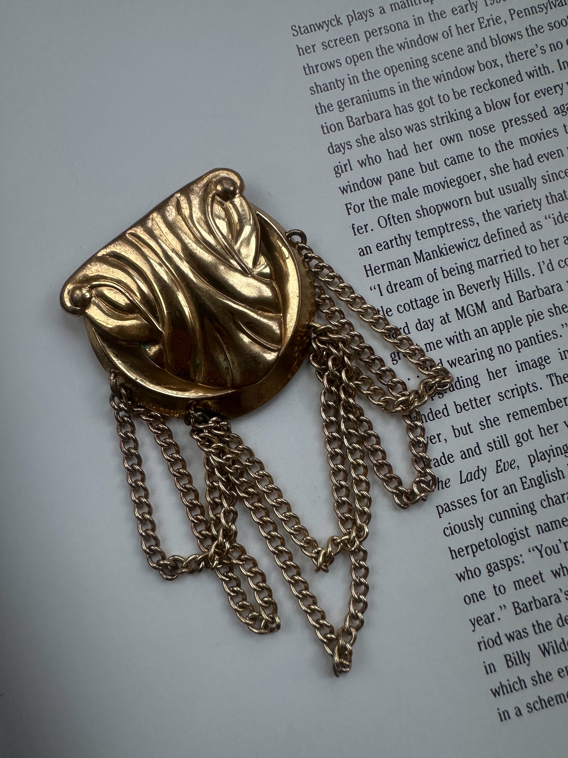 Gilded Drape Brooch|Vintage Baazaar 