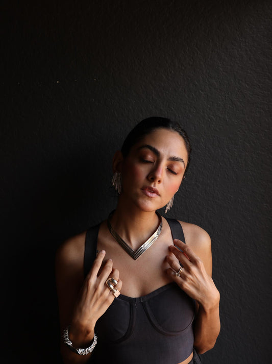 V-Neck Choker Silver Tone|Vintage Baazaar 