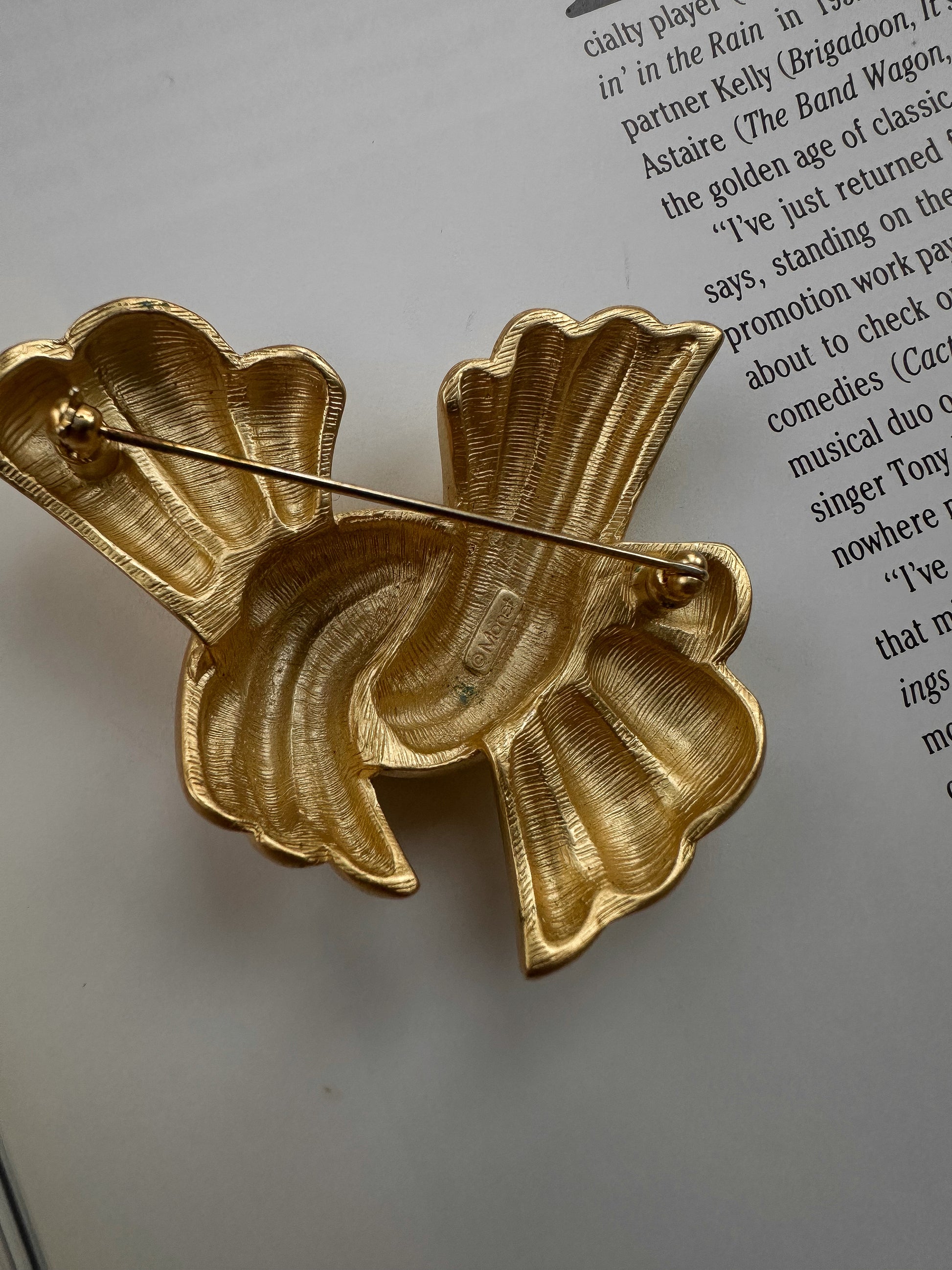 Monet Golden Ribbon Brooch|Vintage Baazaar 