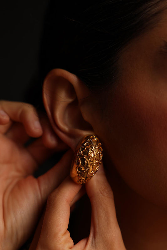 Gold-Tone Filigree Clip-On Earrings|Vintage Baazaar 