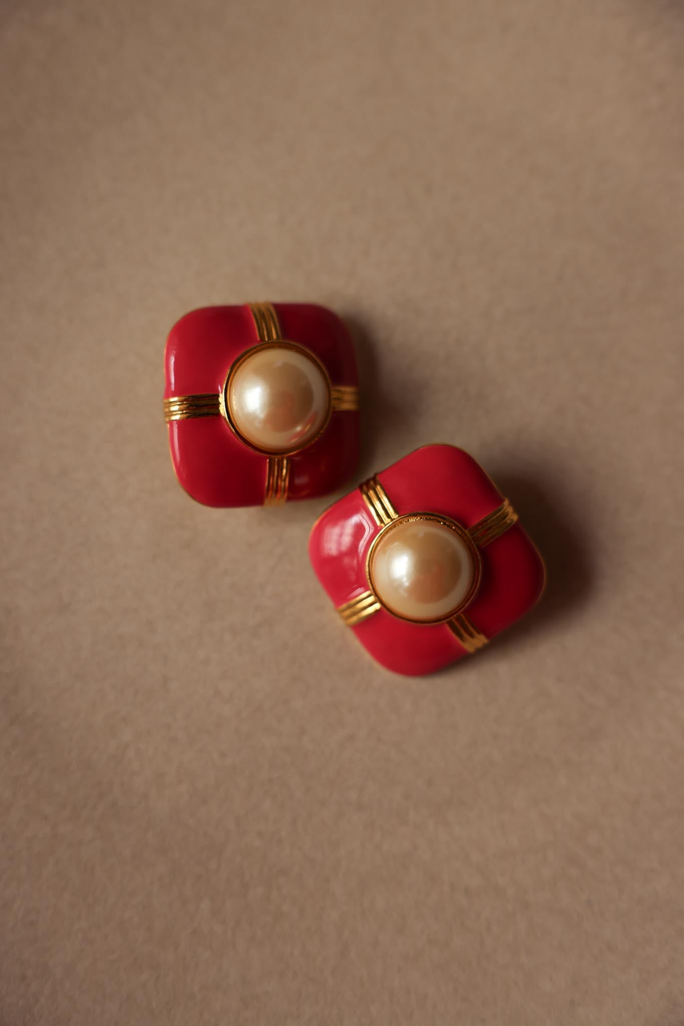 Pink Enamel Cross-Bar Clip-On Earrings with Faux Pearl Center|Vintage Baazaar 