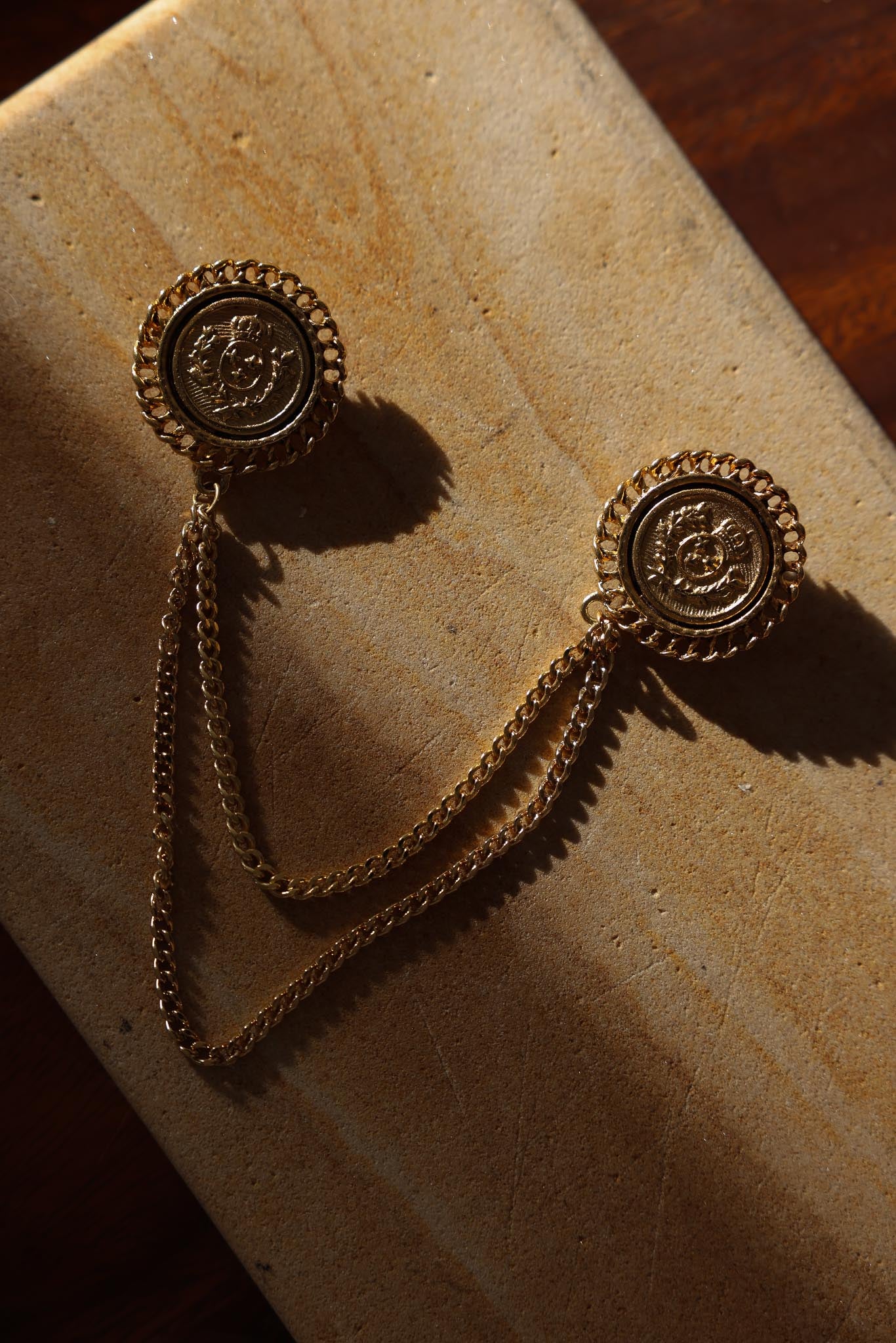 Regal Emblem Chain Brooch|Vintage Baazaar 