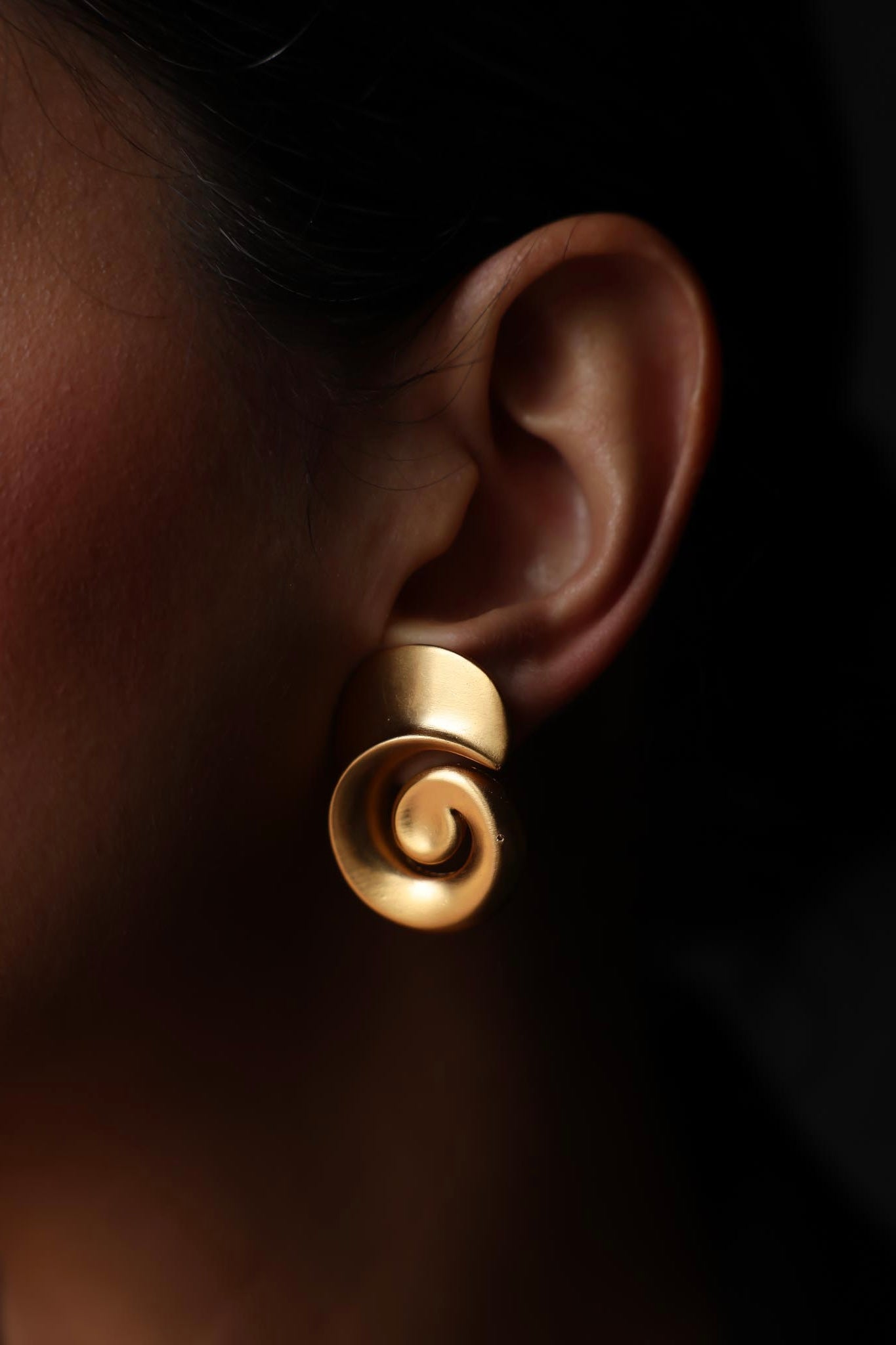 Golden Spiral Clip-On Earrings|Vintage Baazaar 