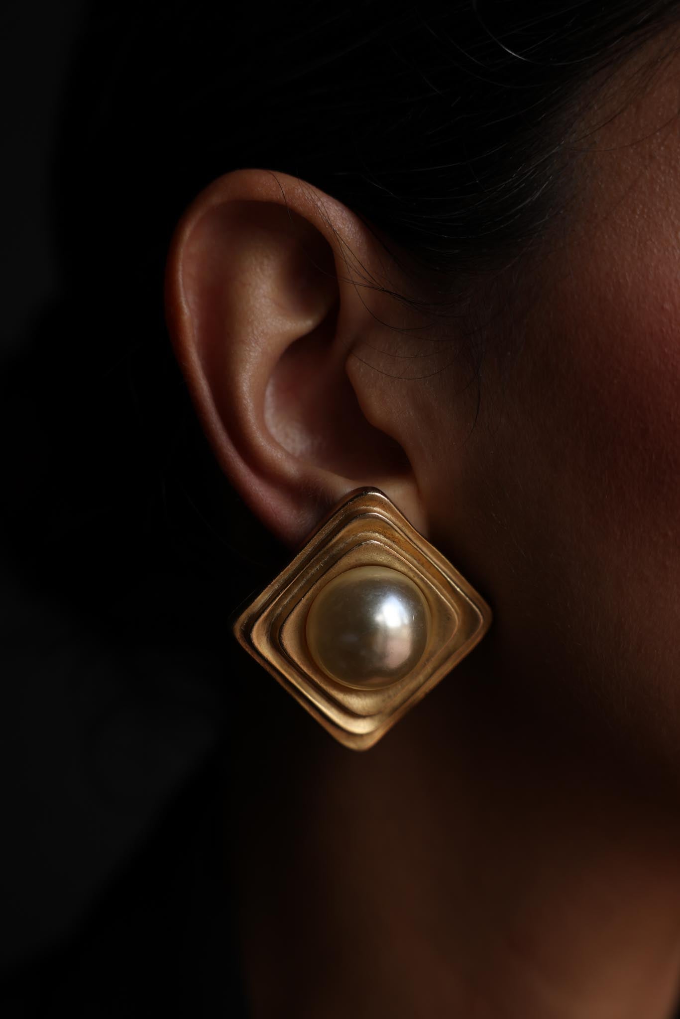 Gold Faux Pearl Clip-On Earrings|Vintage Baazaar 
