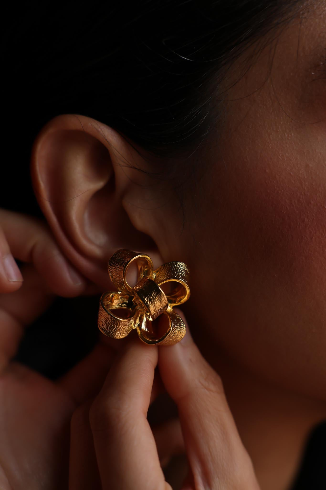 KJL Gold-Tone Bow Clip-On Earrings|Vintage Baazaar 