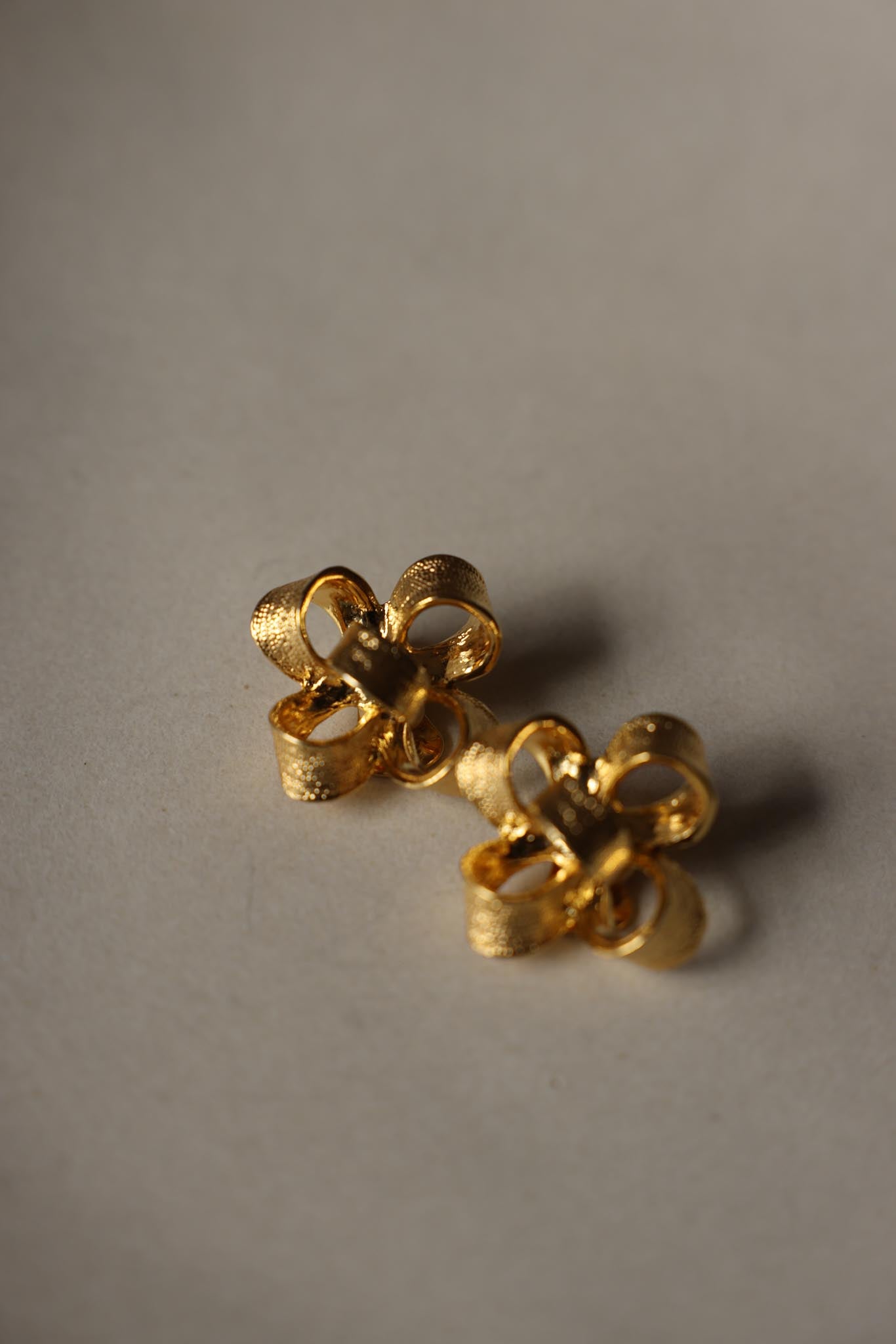 KJL Gold-Tone Bow Clip-On Earrings|Vintage Baazaar 