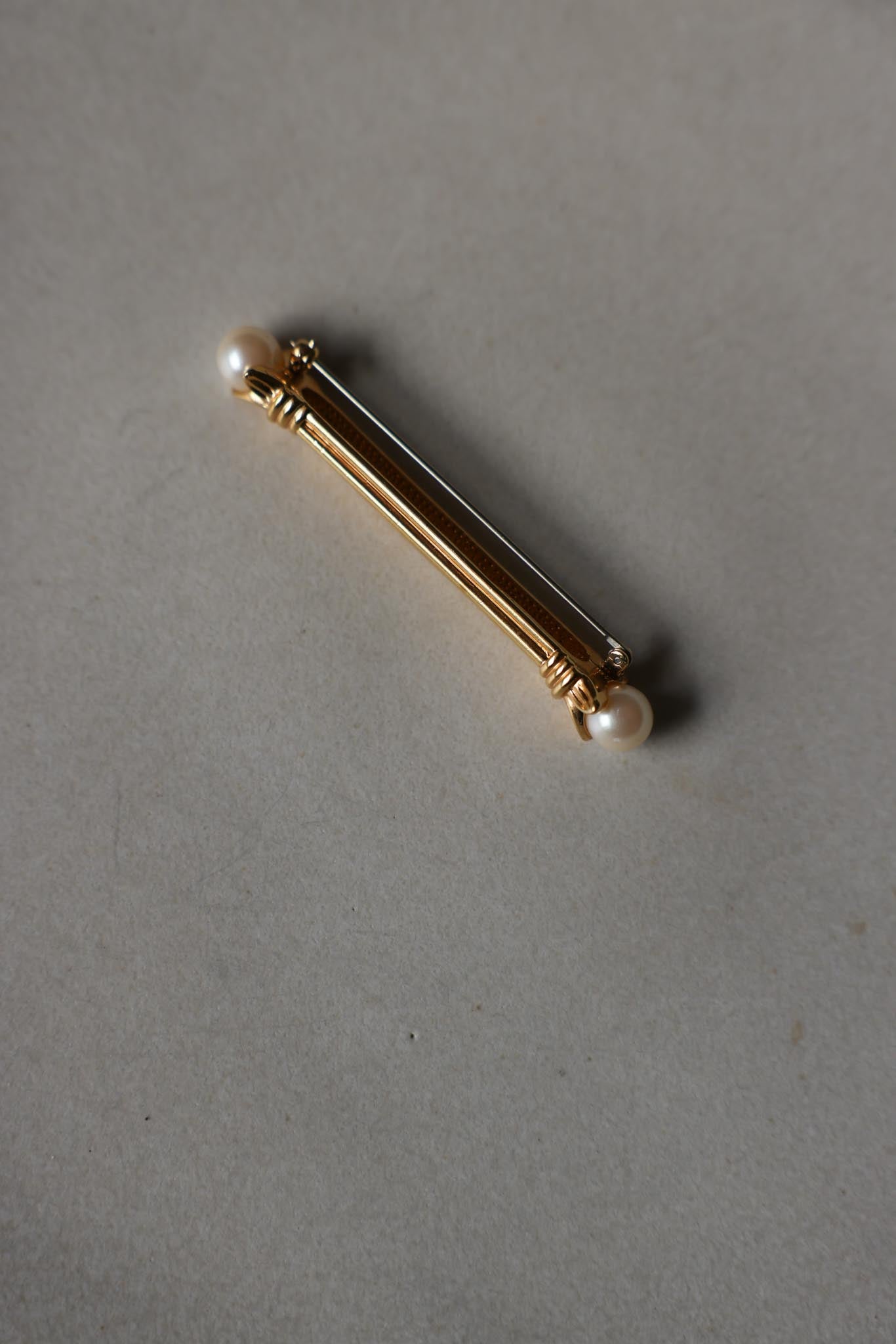 Krementz Pearl Bar Brooch|Vintage Baazaar 
