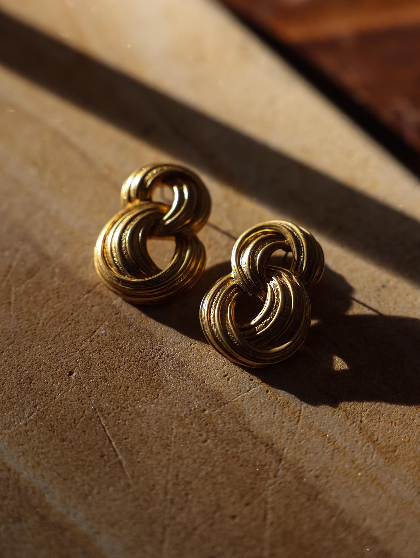 Timeless Twist Earrings|Vintage Baazaar 