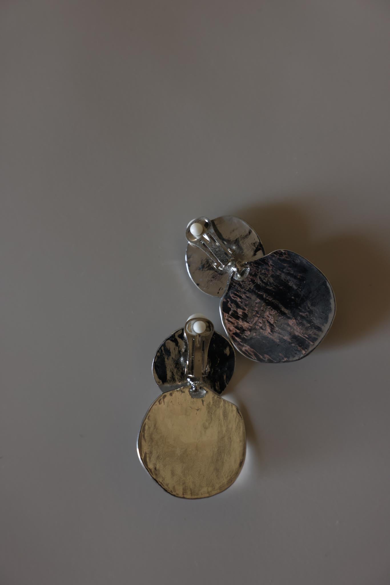 Vintage Silvertone Hammered Black Cabochon Clip-On Earrings