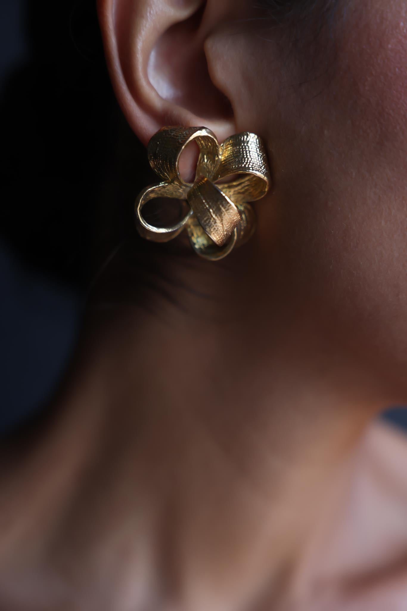 Golden Ribbon Bloom|Vintage Baazaar 