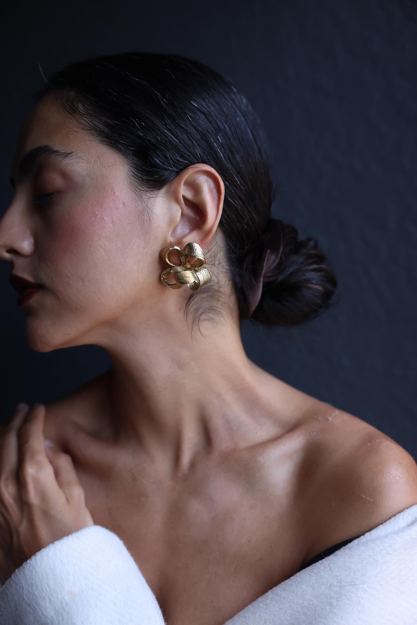 Golden Ribbon Bloom|Vintage Baazaar 