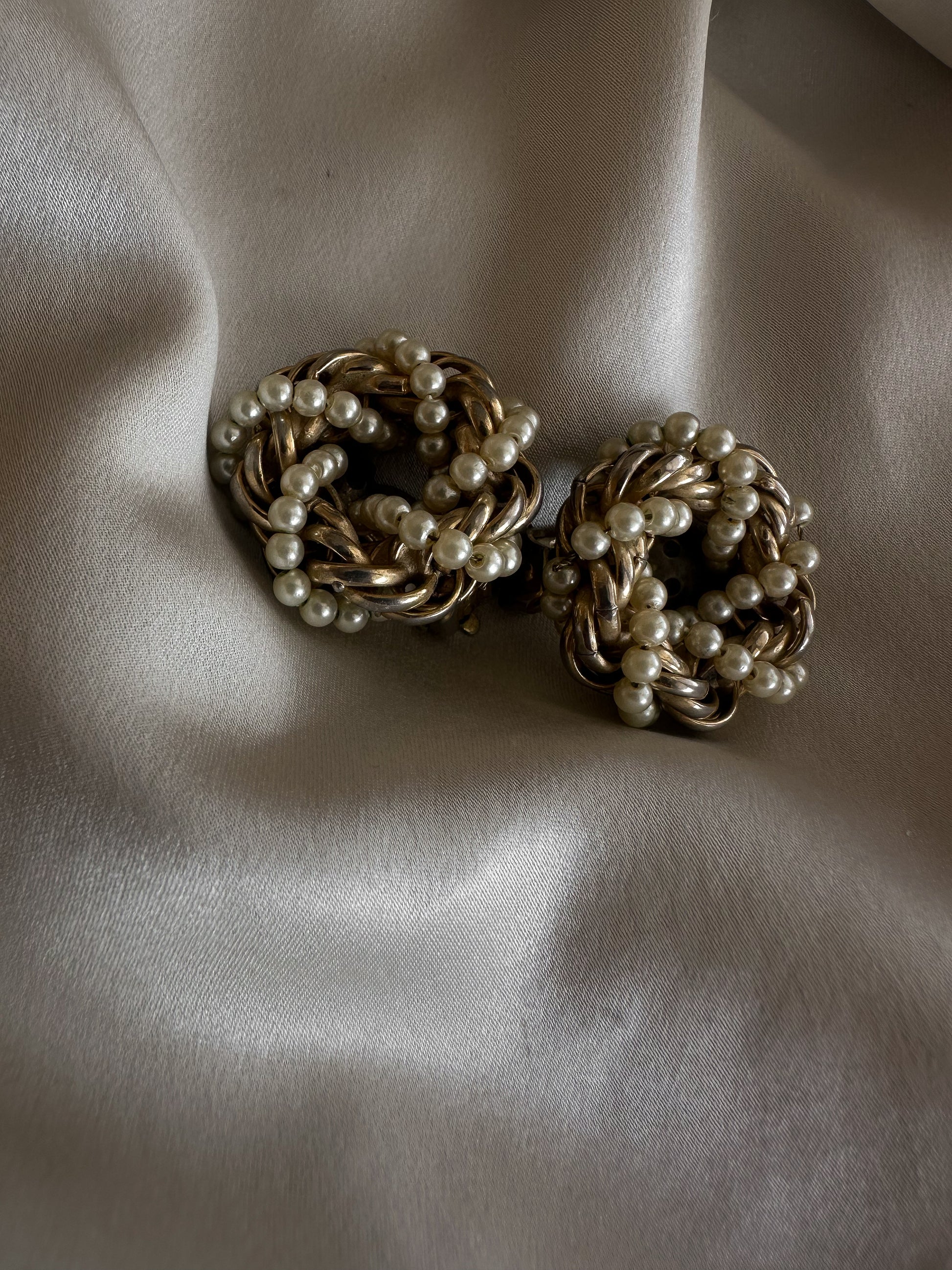 Pearl Wreath Earrings|Vintage Baazaar 