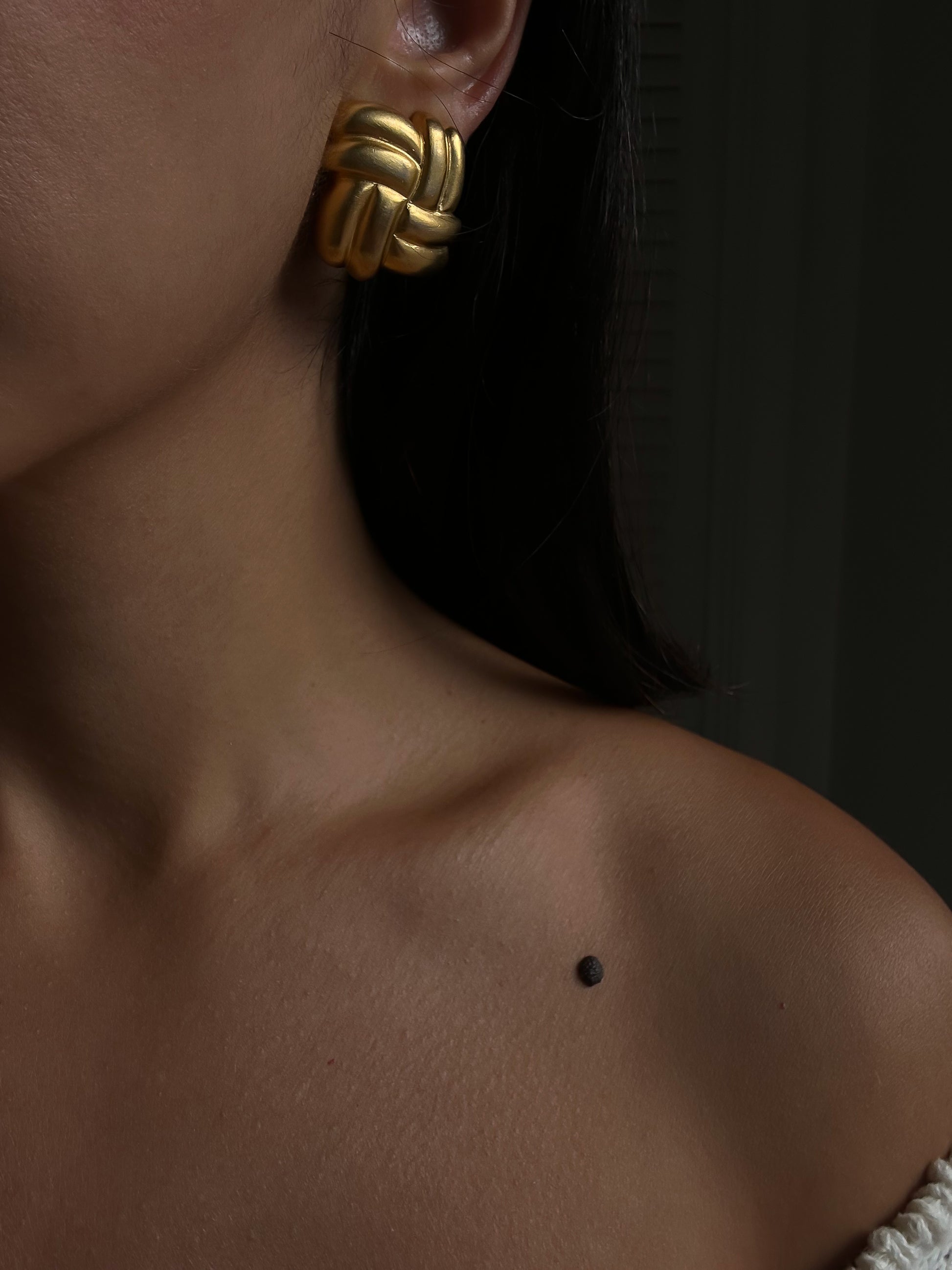 Golden Knot Earrings|Vintage Baazaar 