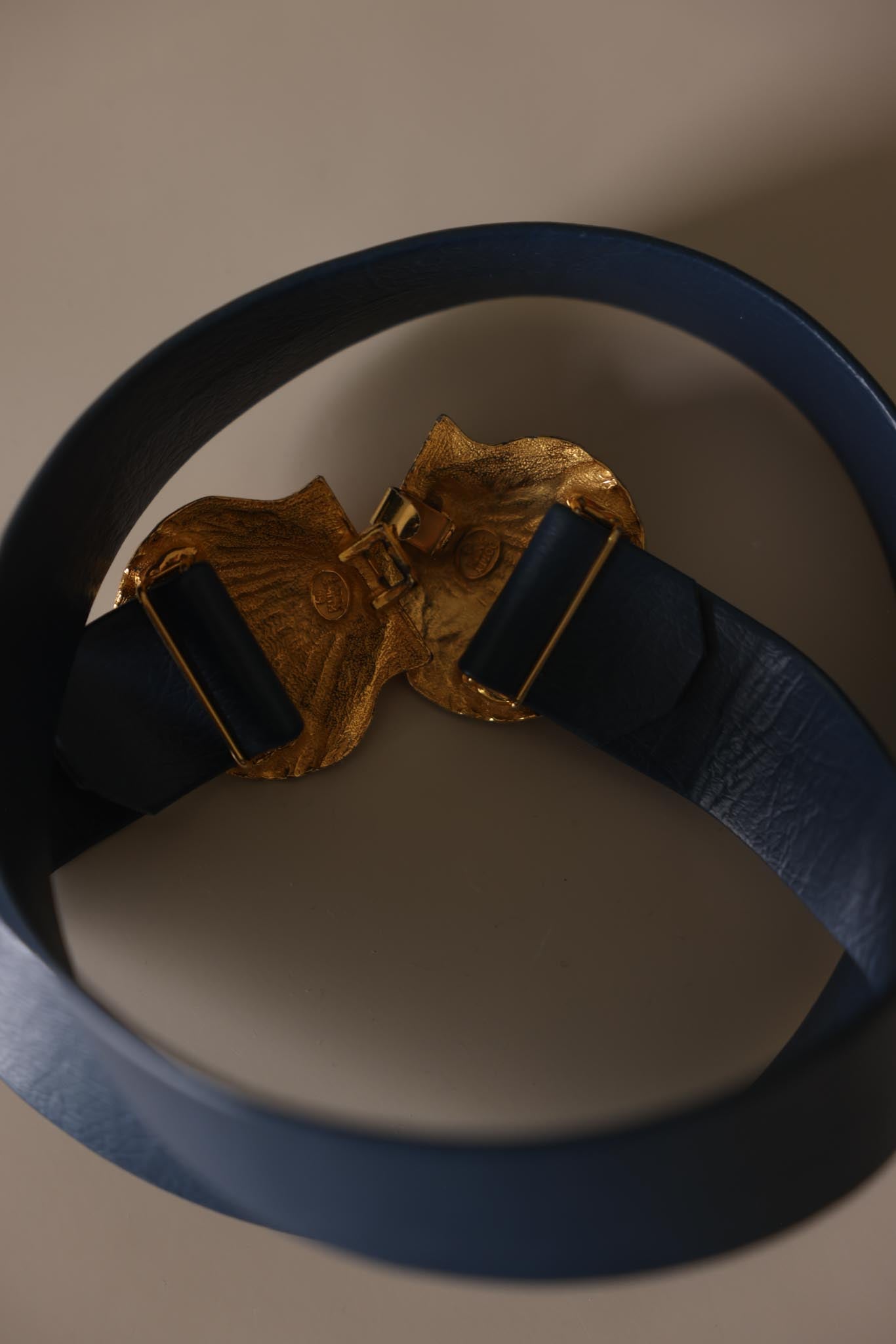 Vintag Navy Blue Leather Belt with Gold Tone Seashell Buckle|Vintage Baazaar 