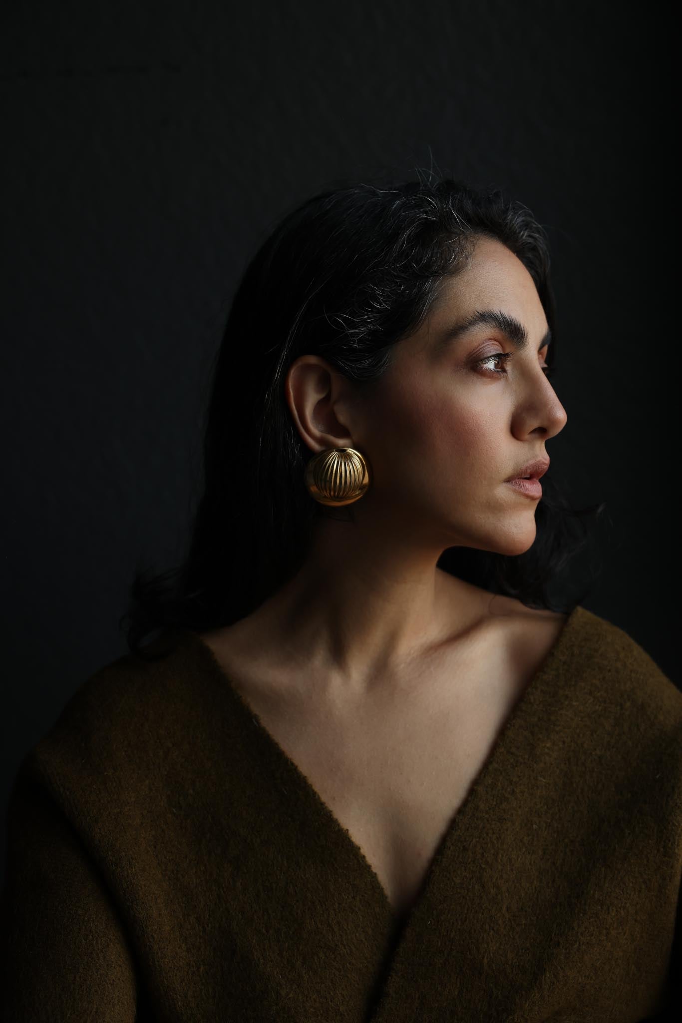 Vintage Gold Tone Ribbed Dome Pierced Earrings|Vintage Baazaar 