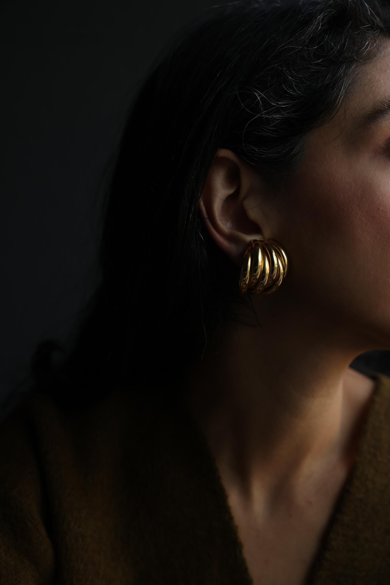 Vintage Chunky Gold Tone Clip-On Earrings