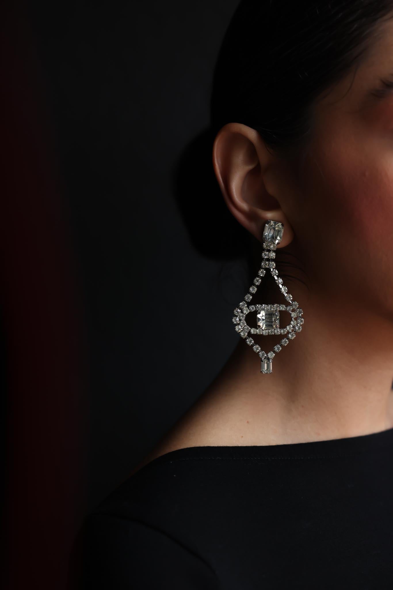 Glamour Arc Clip-On Earrings|Vintage Baazaar 