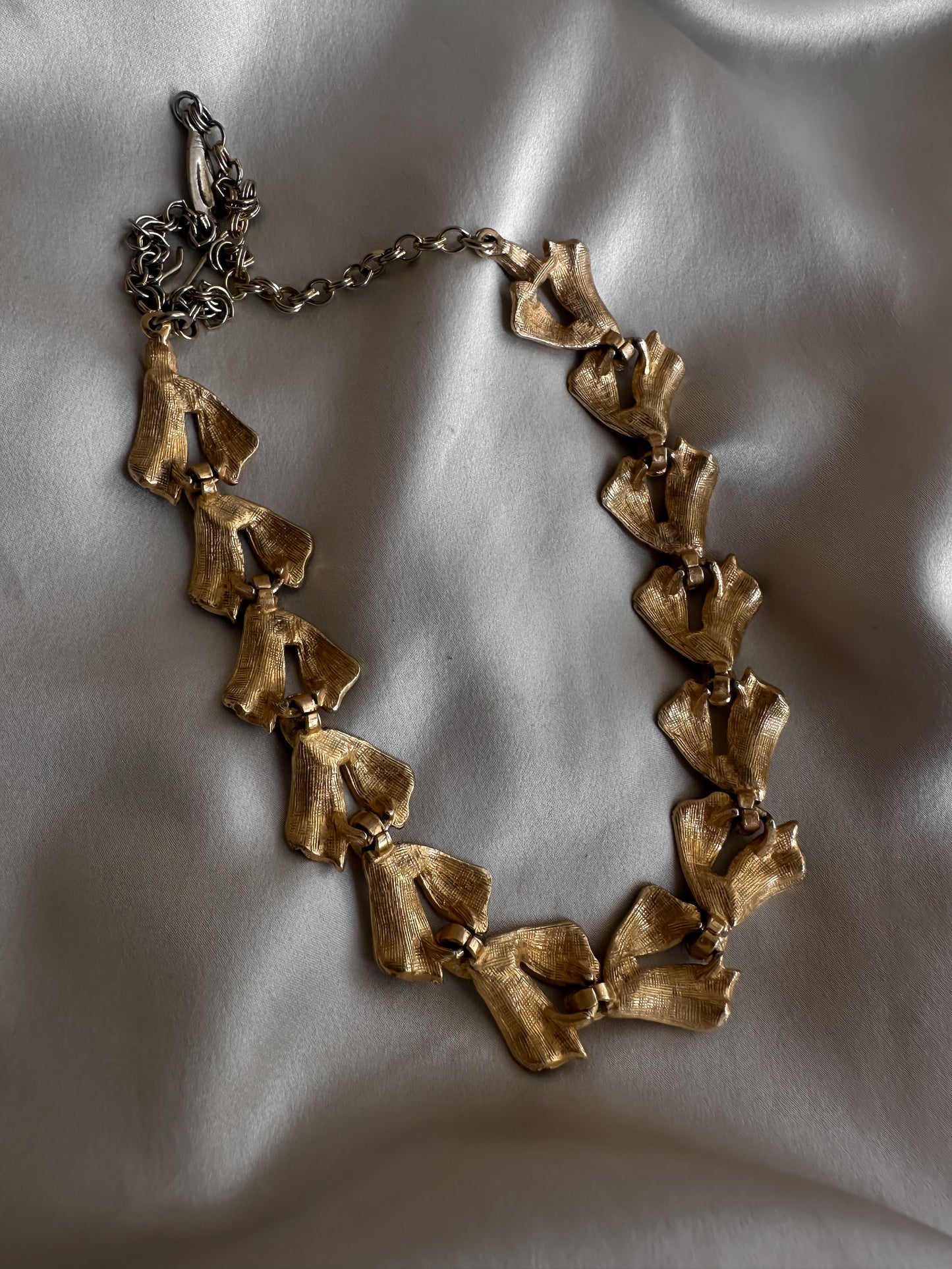 Twist of Elegance Necklace|Vintage Baazaar 