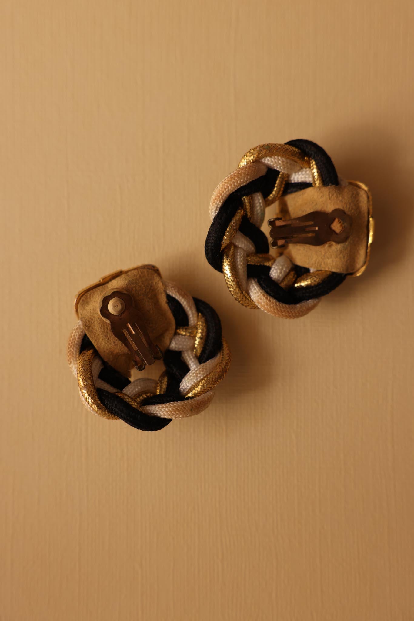 Lion Crest Corded Clip-On Earrings|Vintage Baazaar 