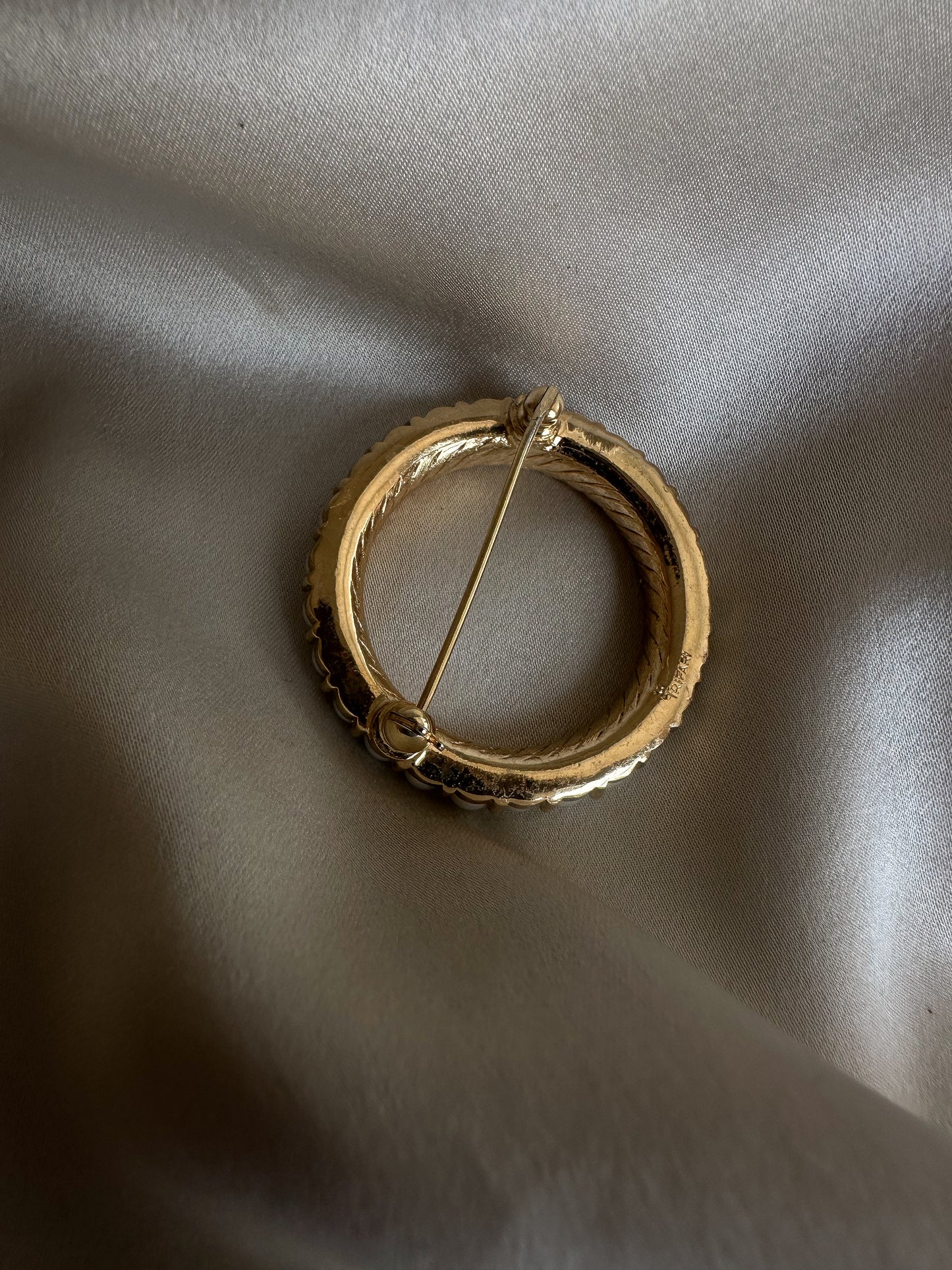 Trifari Pearl Halo Brooch|Vintage Baazaar 