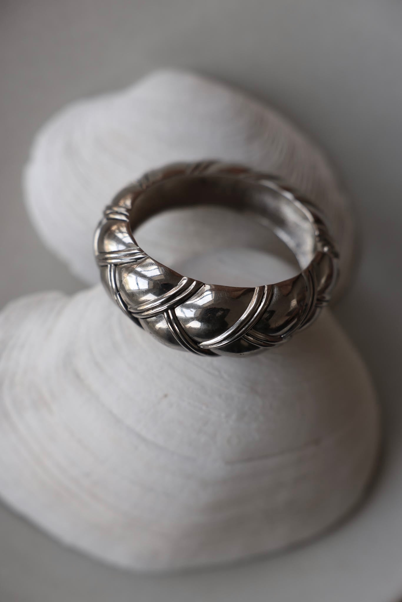 Silver-Tone Hinged Bracelet|Vintage Baazaar 