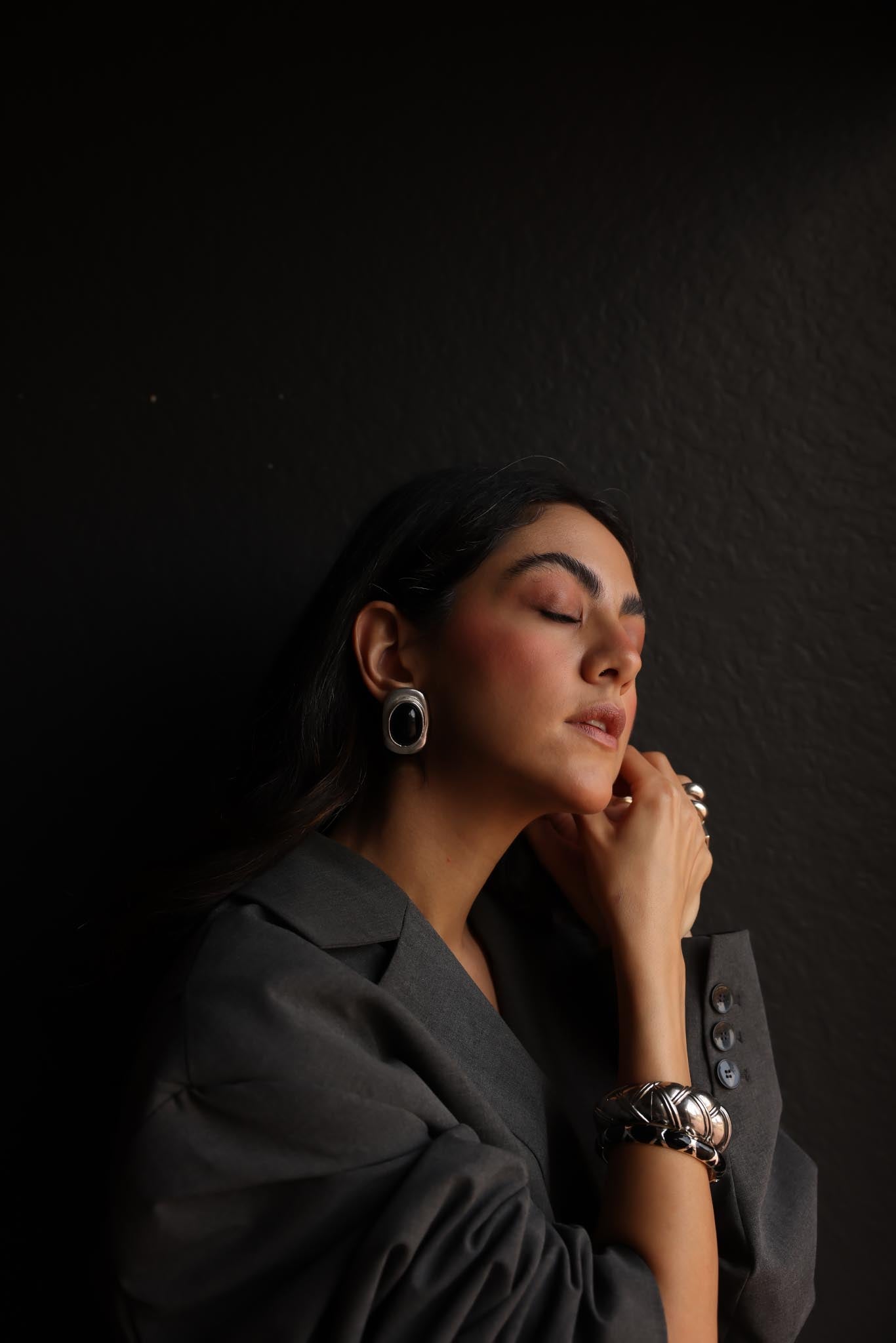 Silver & Black Cabochon Clip-On Earrings|Vintage Baazaar 