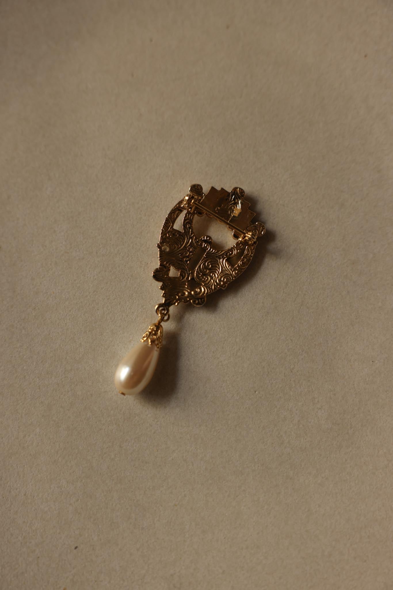 Rhinestone and Faux Pearl Drop Brooch|Vintage Baazaar 
